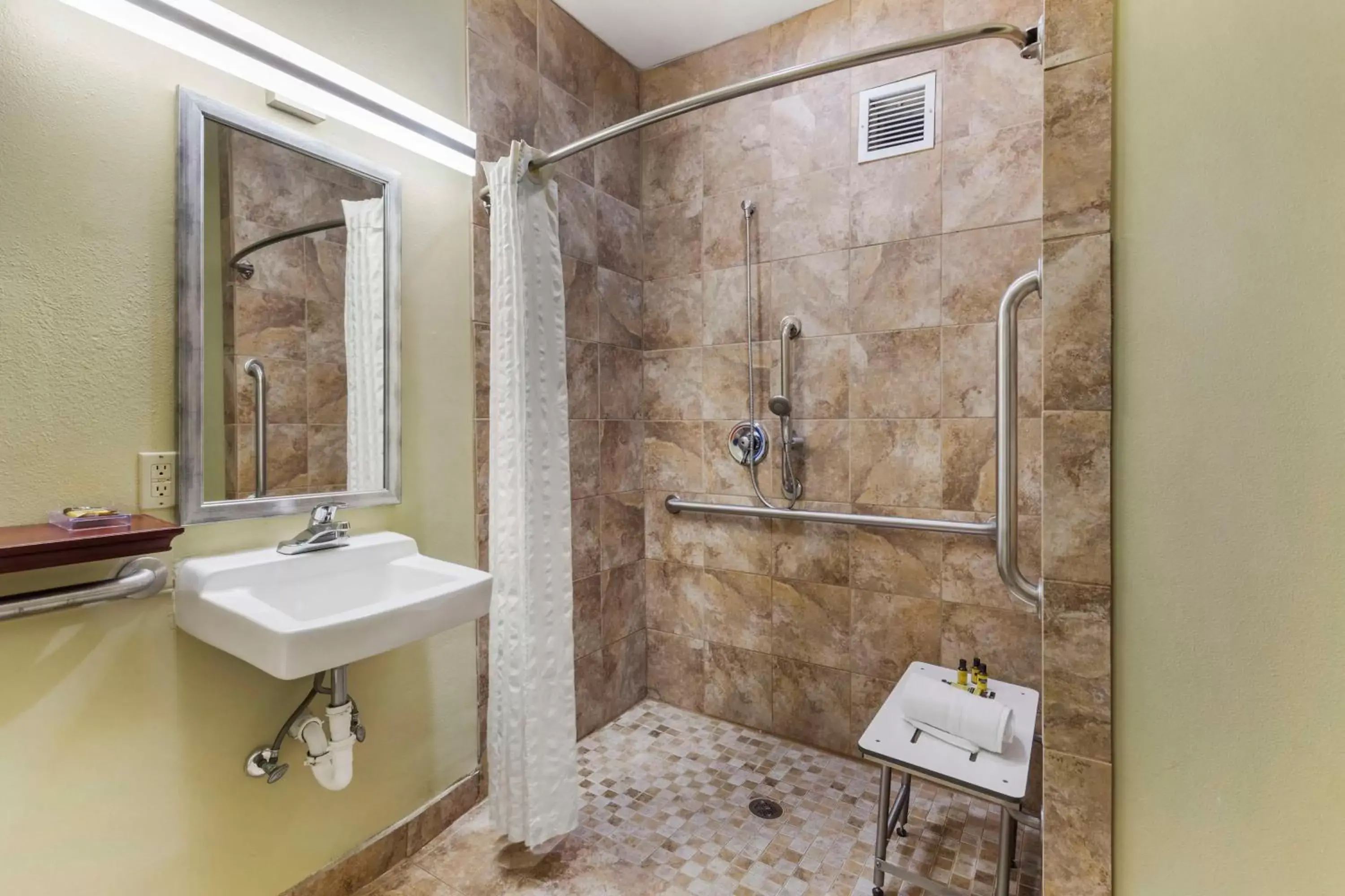 Bathroom in Best Western Plus Wilmington/Carolina Beach