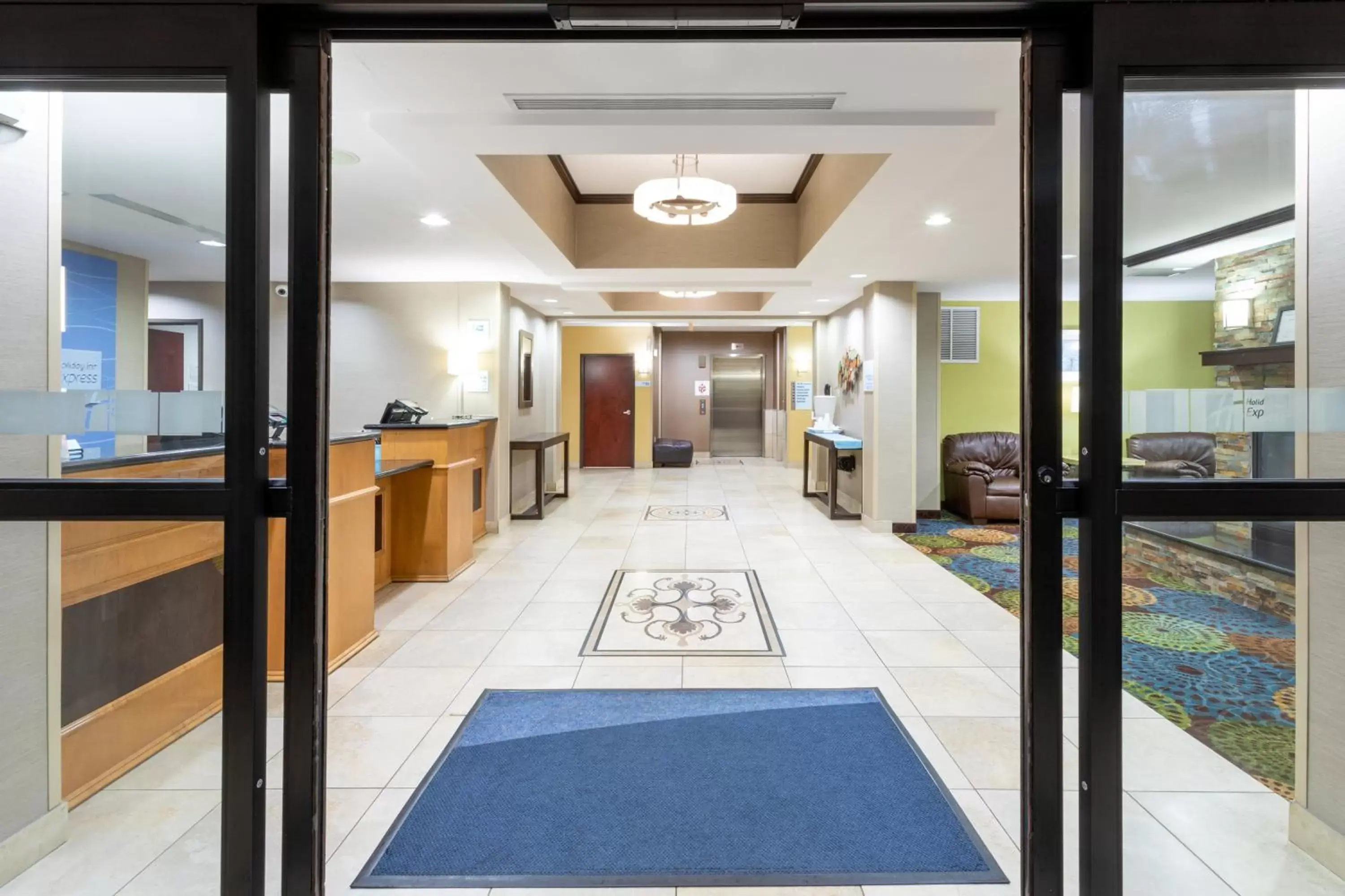 Facade/entrance in Holiday Inn Express and Suites Rochester West-Medical Center, an IHG Hotel