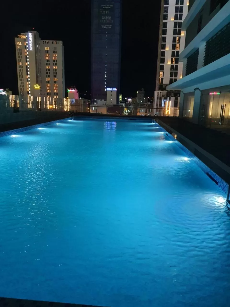 Swimming pool in FLC Sea Tower Quy Nhơn - Homostay