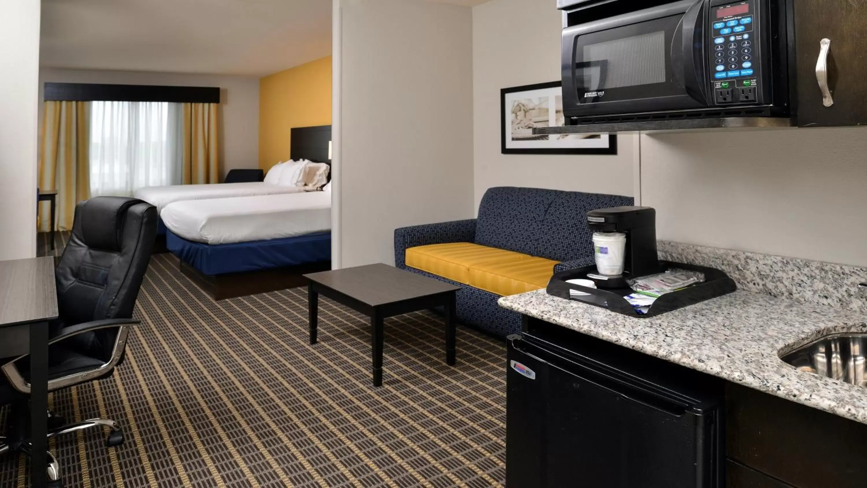 Photo of the whole room in Holiday Inn Express Hotel & Suites Fort Walton Beach Hurlburt Area, an IHG Hotel