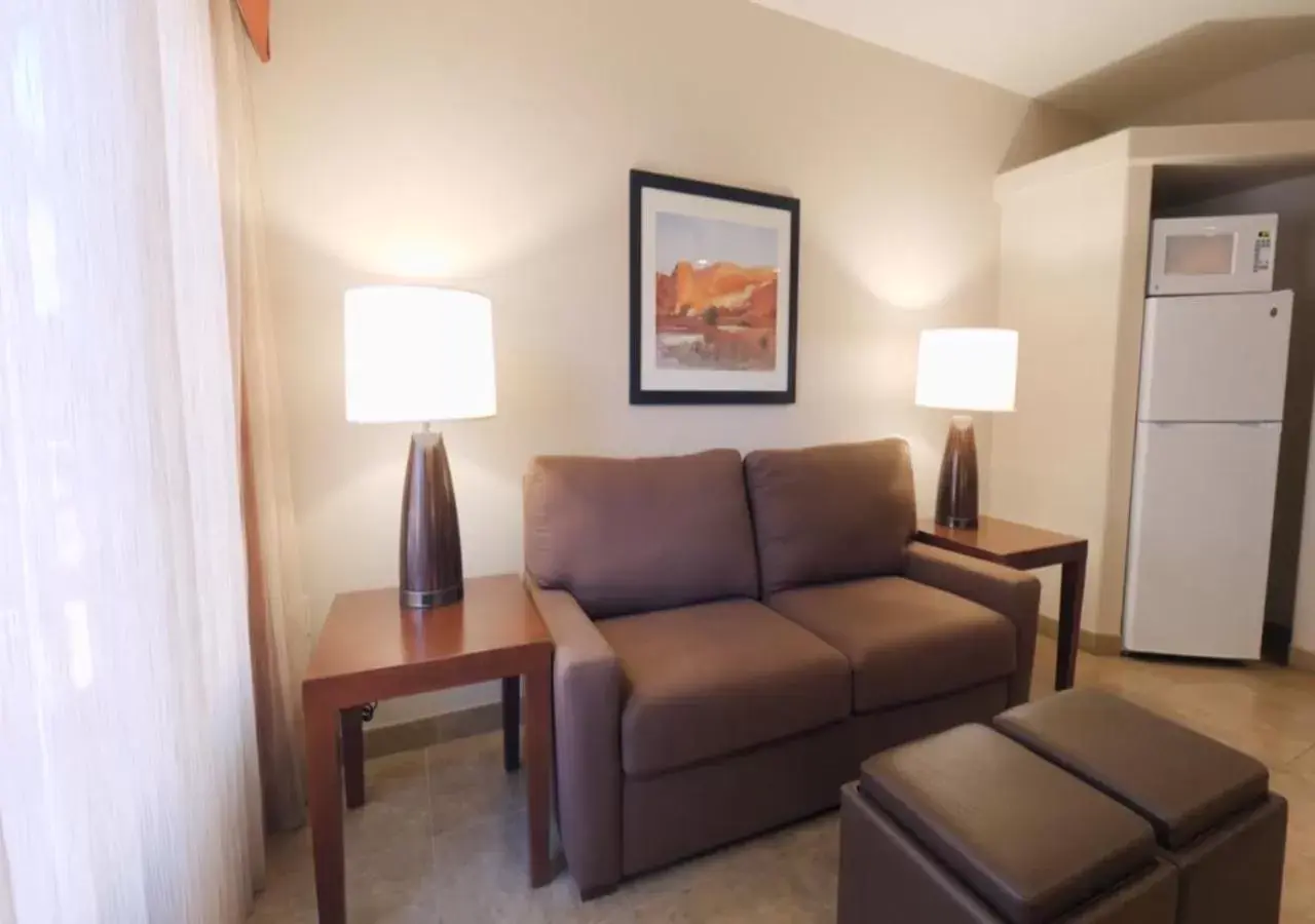 Living room in Bell Rock Inn Living room in Bell Rock Inn