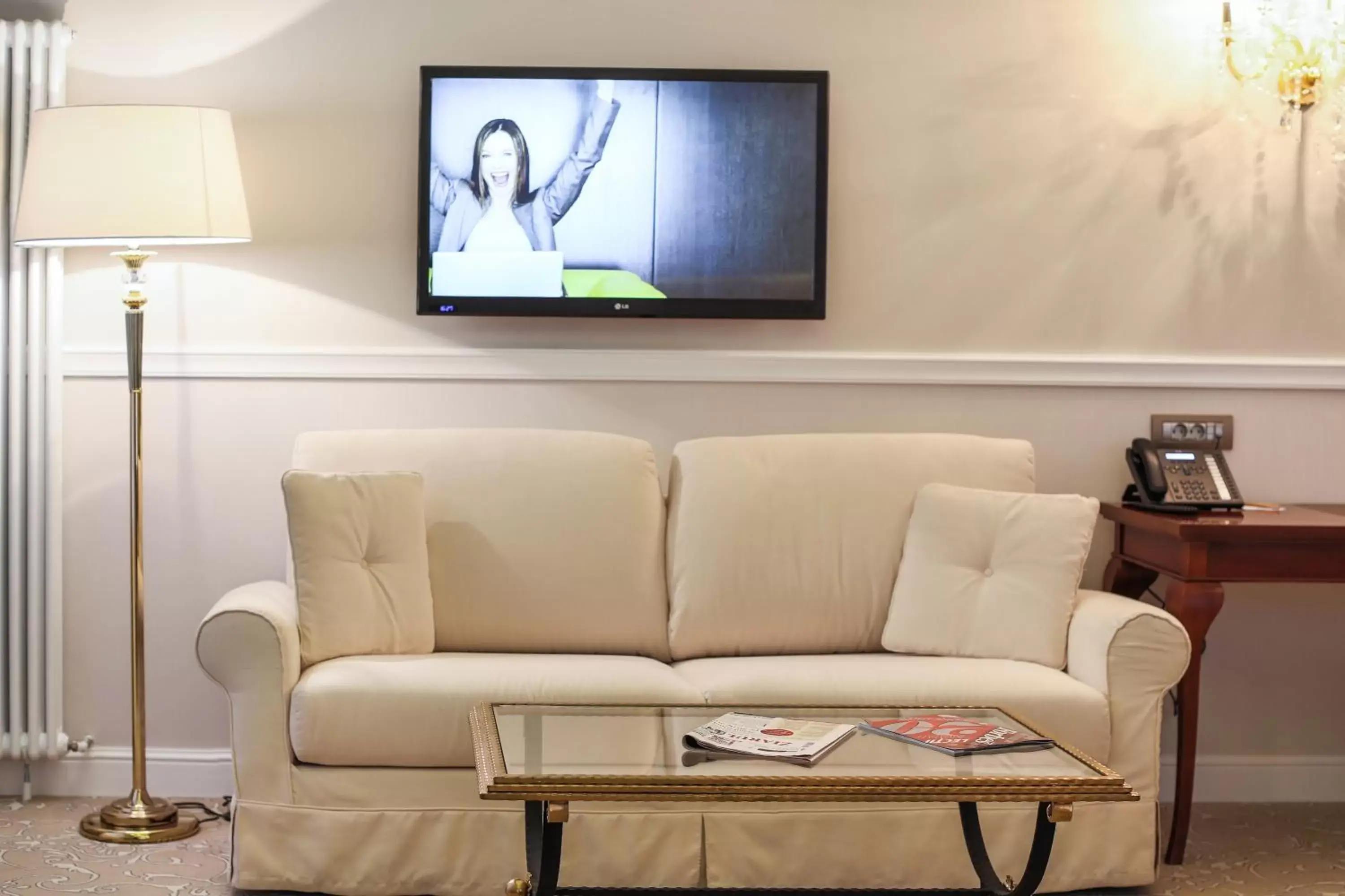 TV and multimedia, Seating Area in Hotel International Iasi