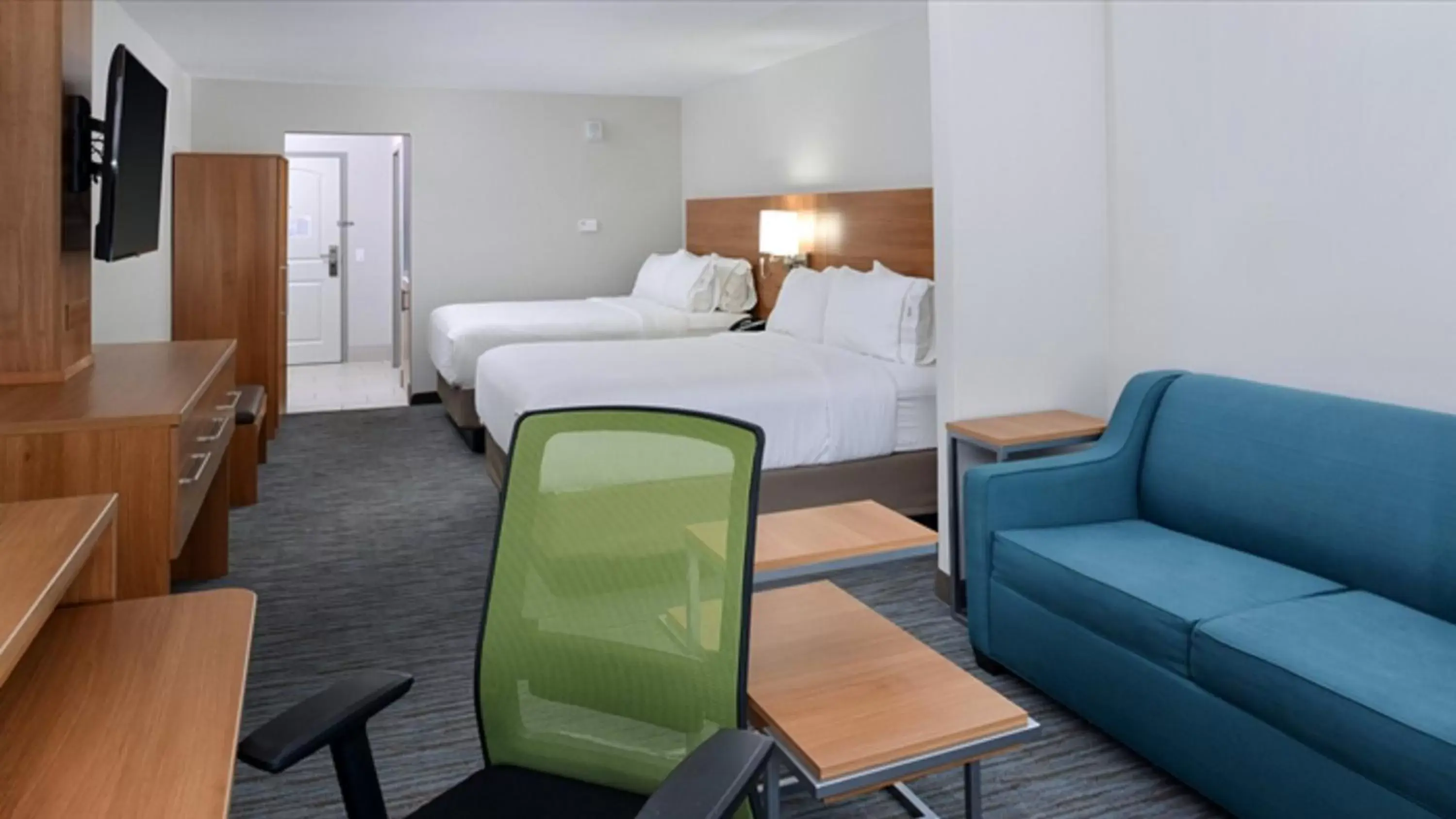 Photo of the whole room in Holiday Inn Express & Suites Lexington Midtown - I-75, an IHG Hotel