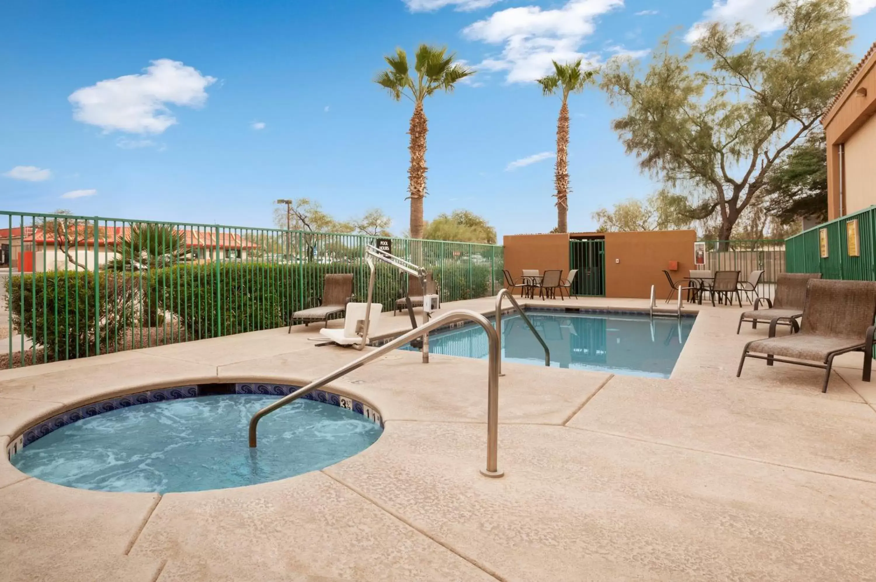 Swimming Pool in Super 8 by Wyndham Marana/Tucson Area