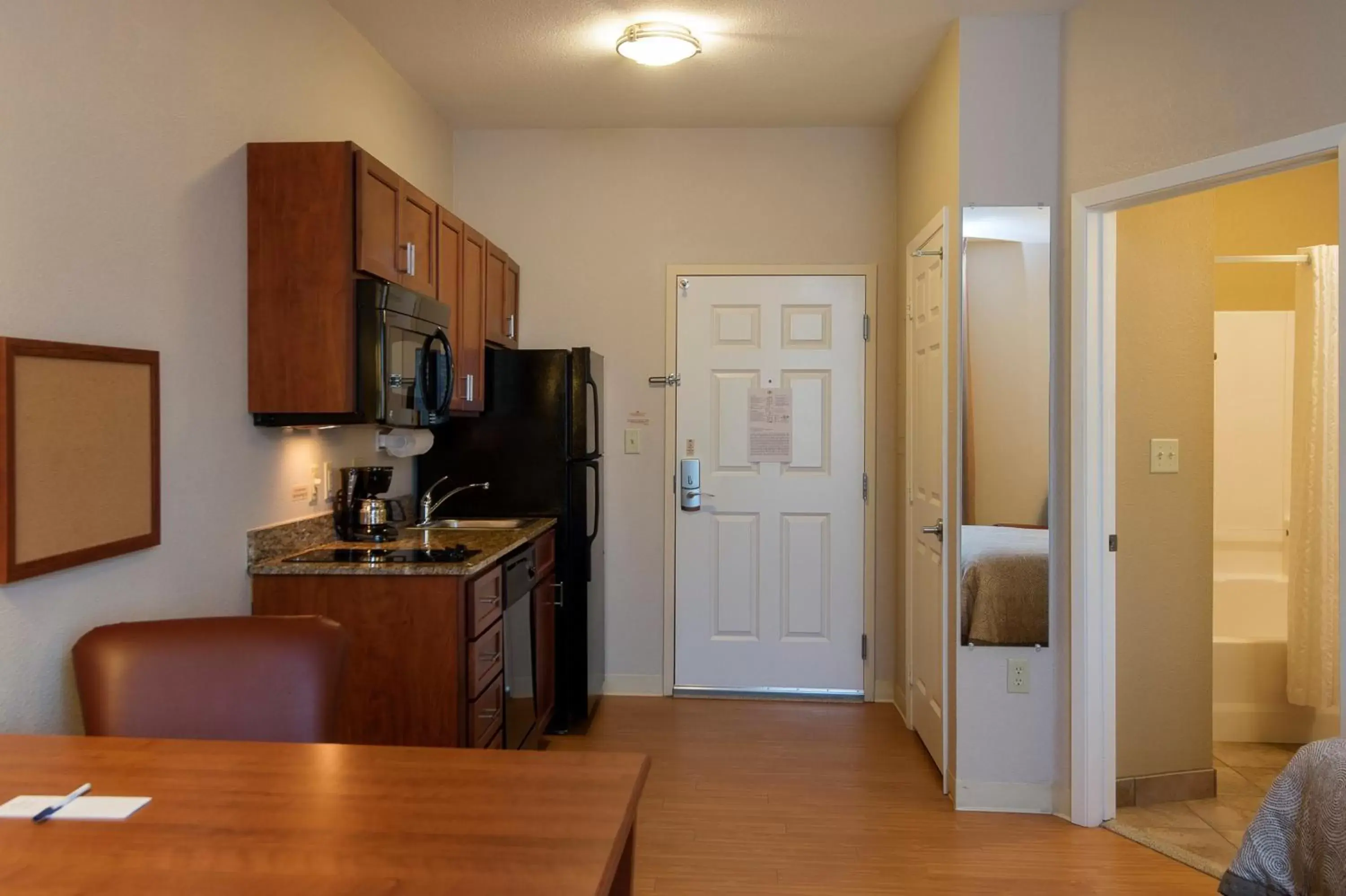 Photo of the whole room, Kitchen/Kitchenette in Candlewood Suites Fort Worth West, an IHG Hotel