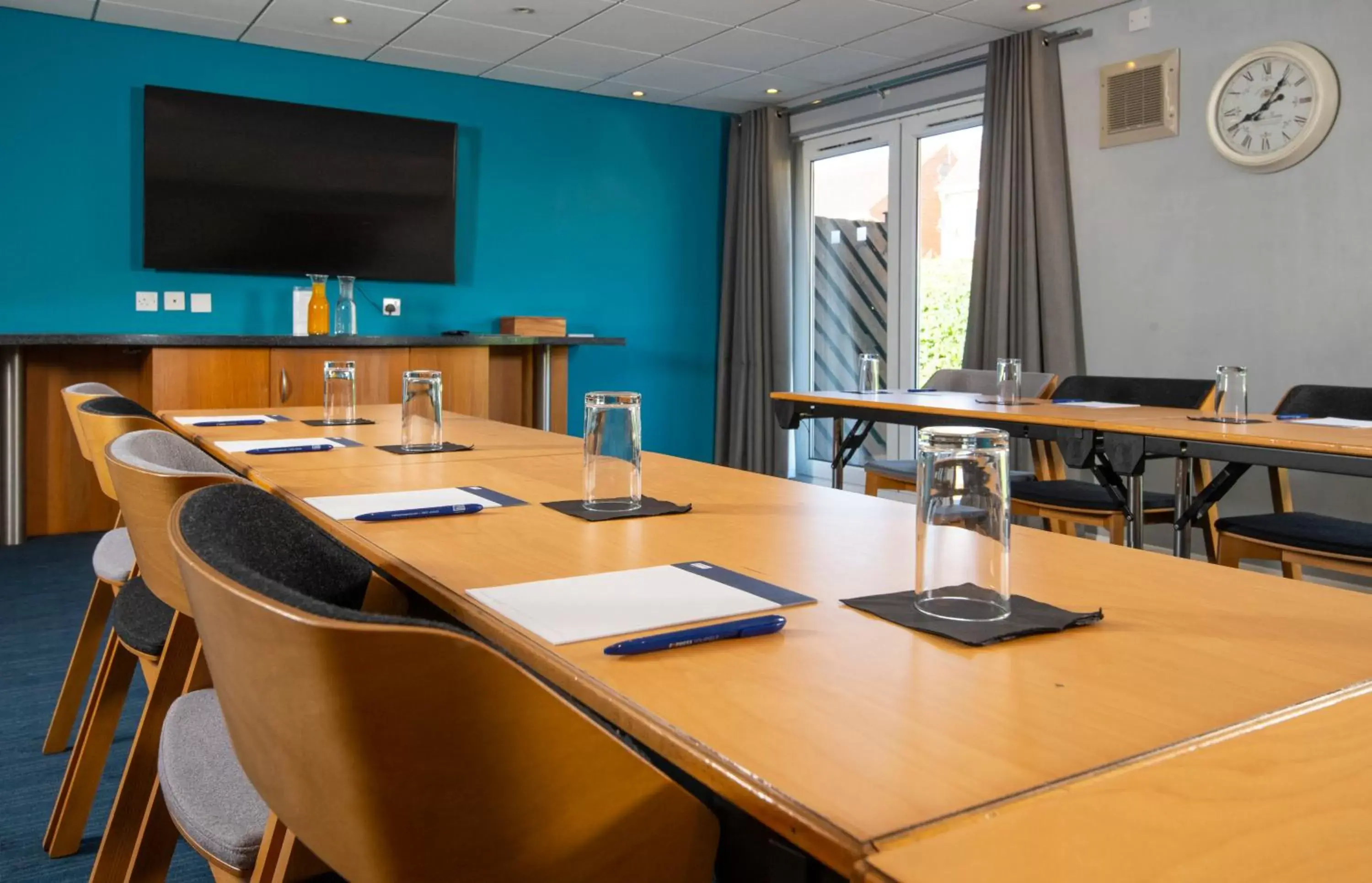 Meeting/conference room in Holiday Inn Express Peterborough, an IHG Hotel