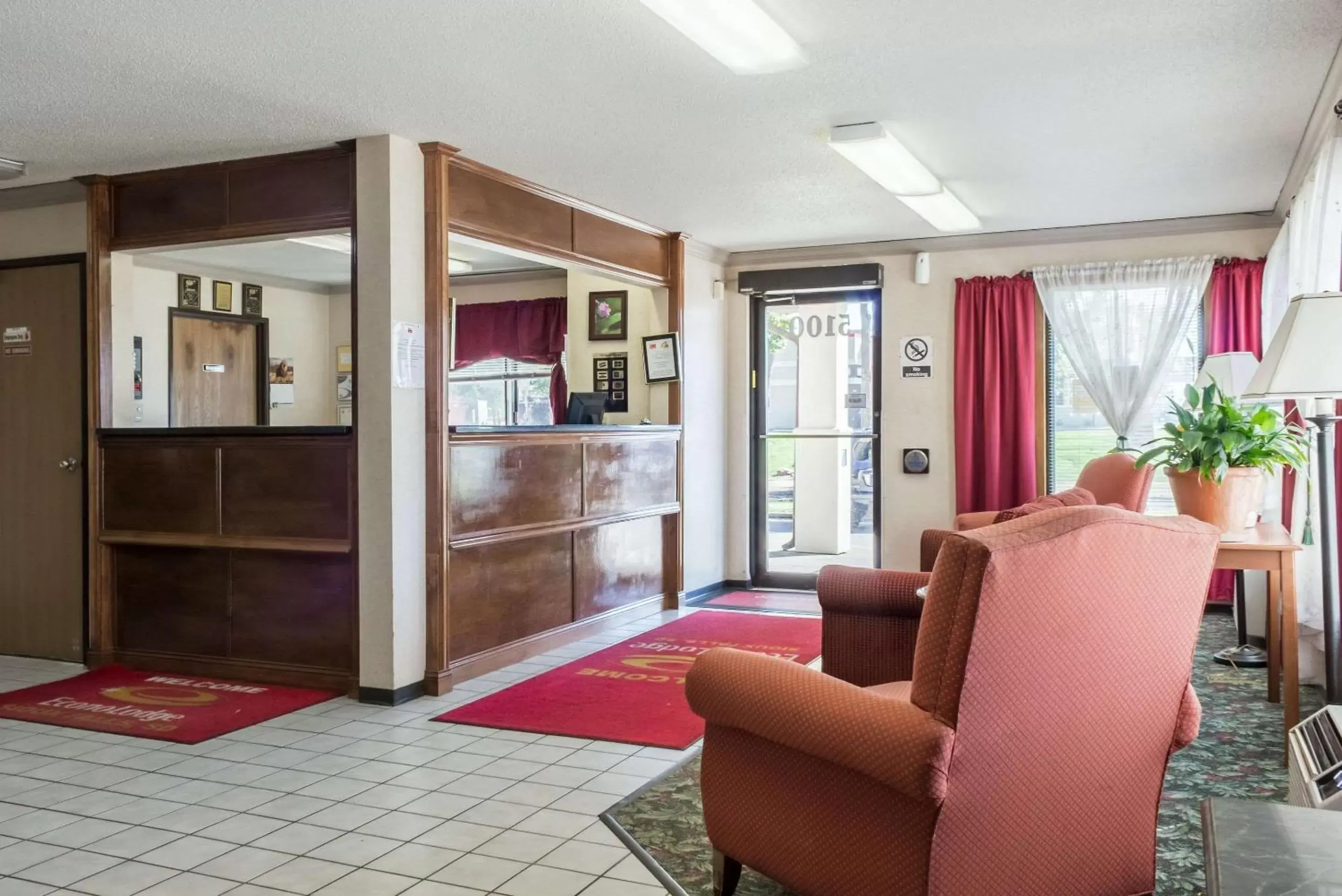 Lobby or reception, Lobby/Reception in Econo Lodge North Sioux Falls