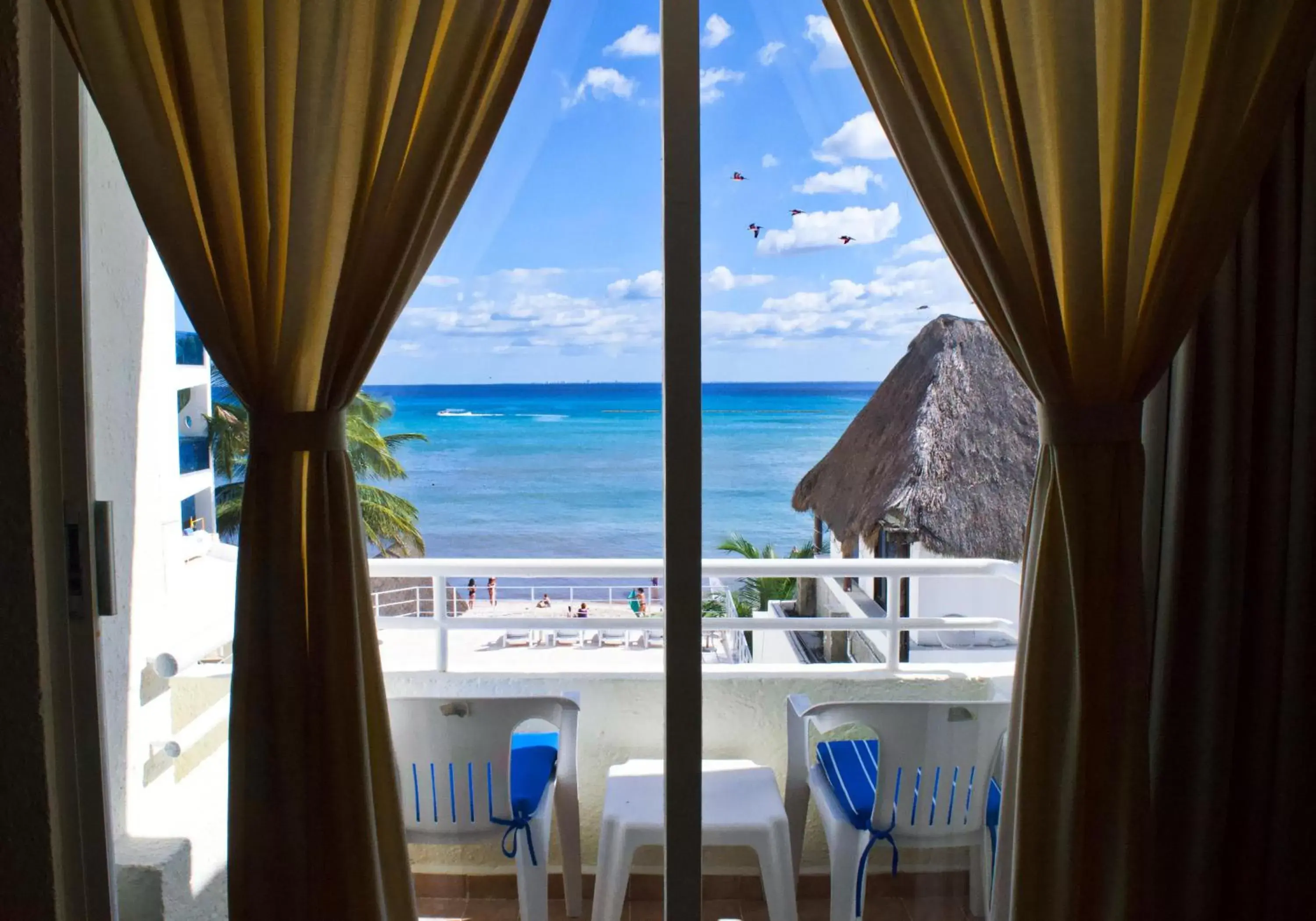 Sea view in Playa Maya by MIJ - Beachfront Hotel