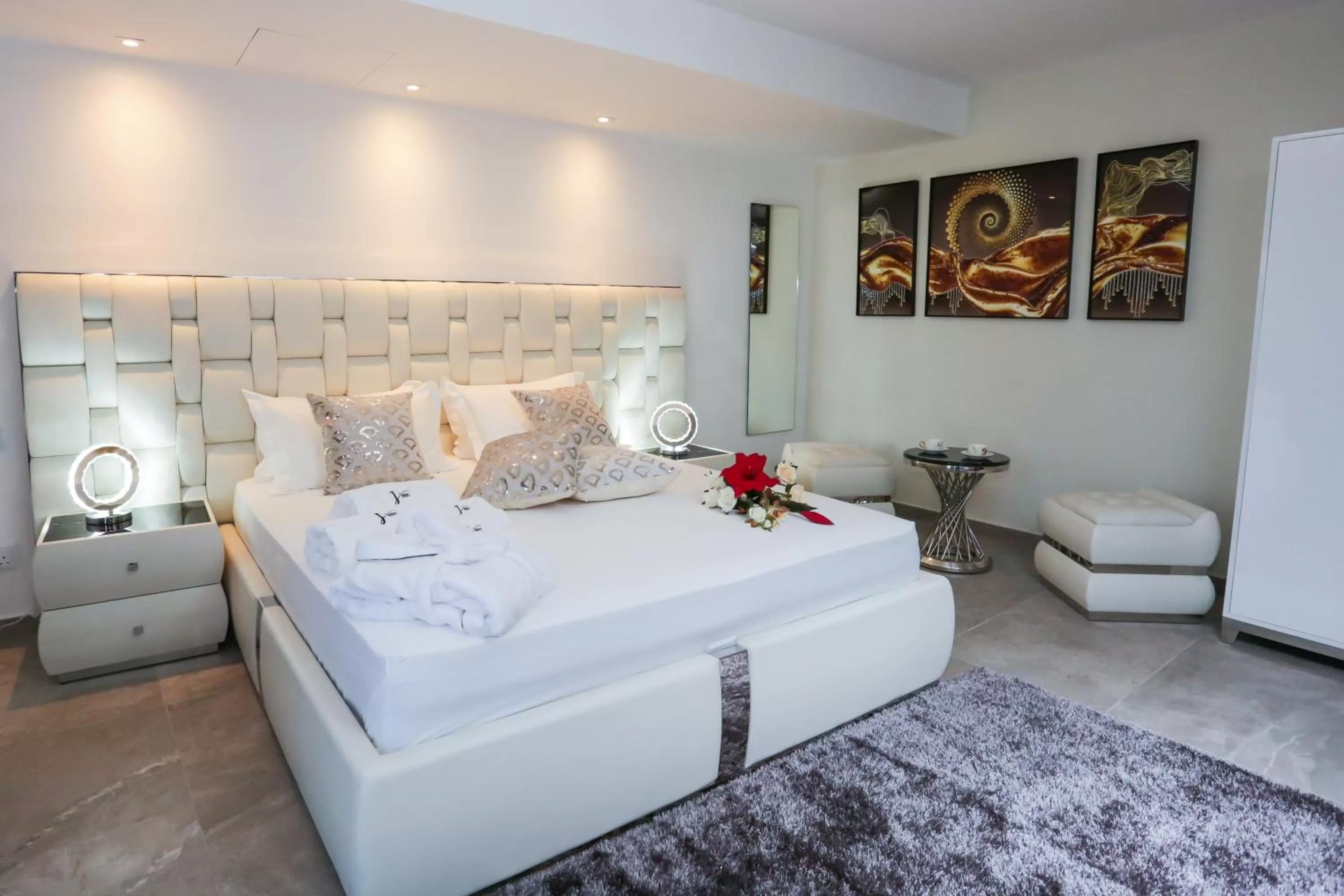 Guests, Bed in J'Me Boutique Hotel - Adults only