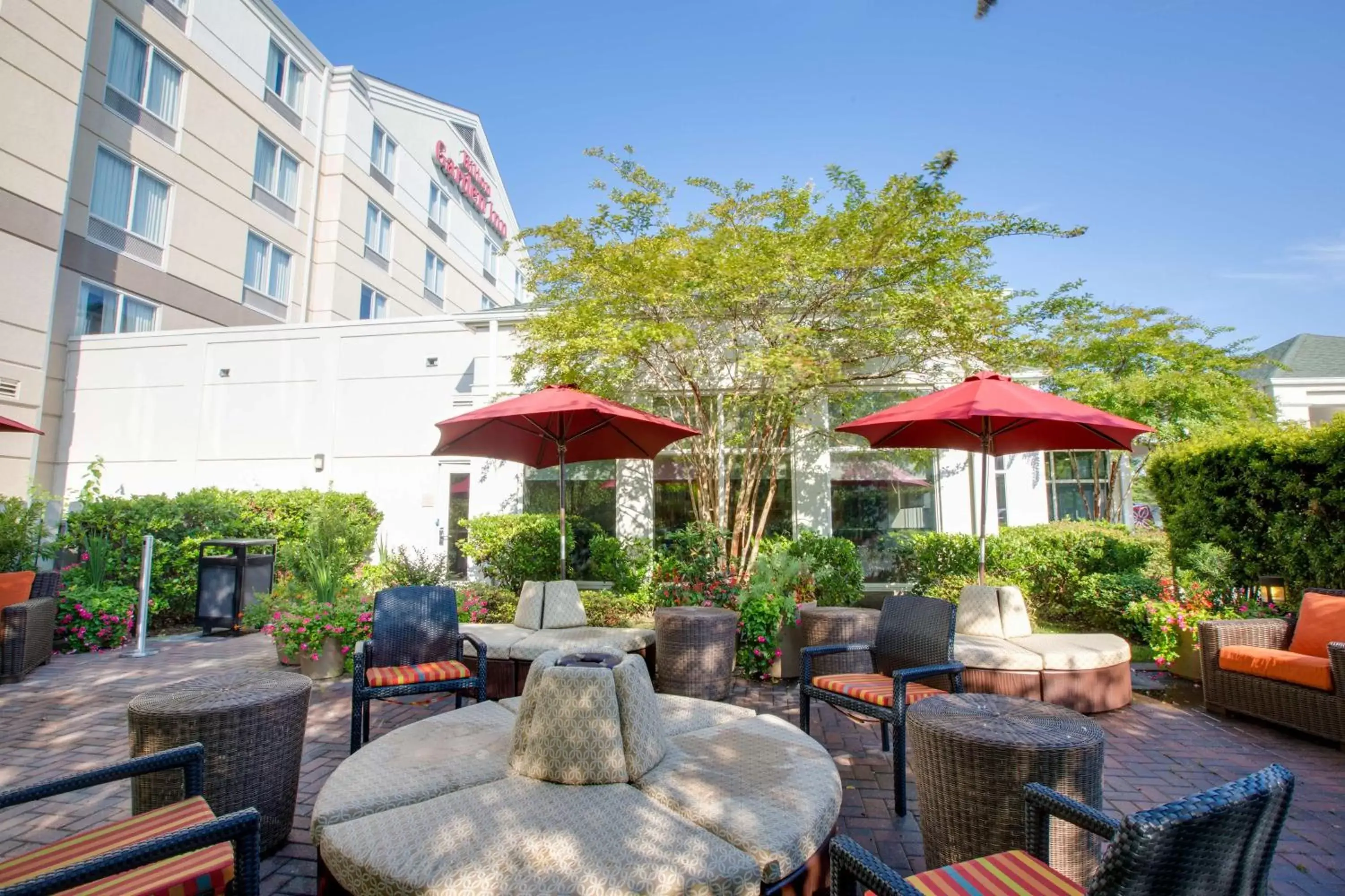 Restaurant/places to eat in Hilton Garden Inn Charleston Airport