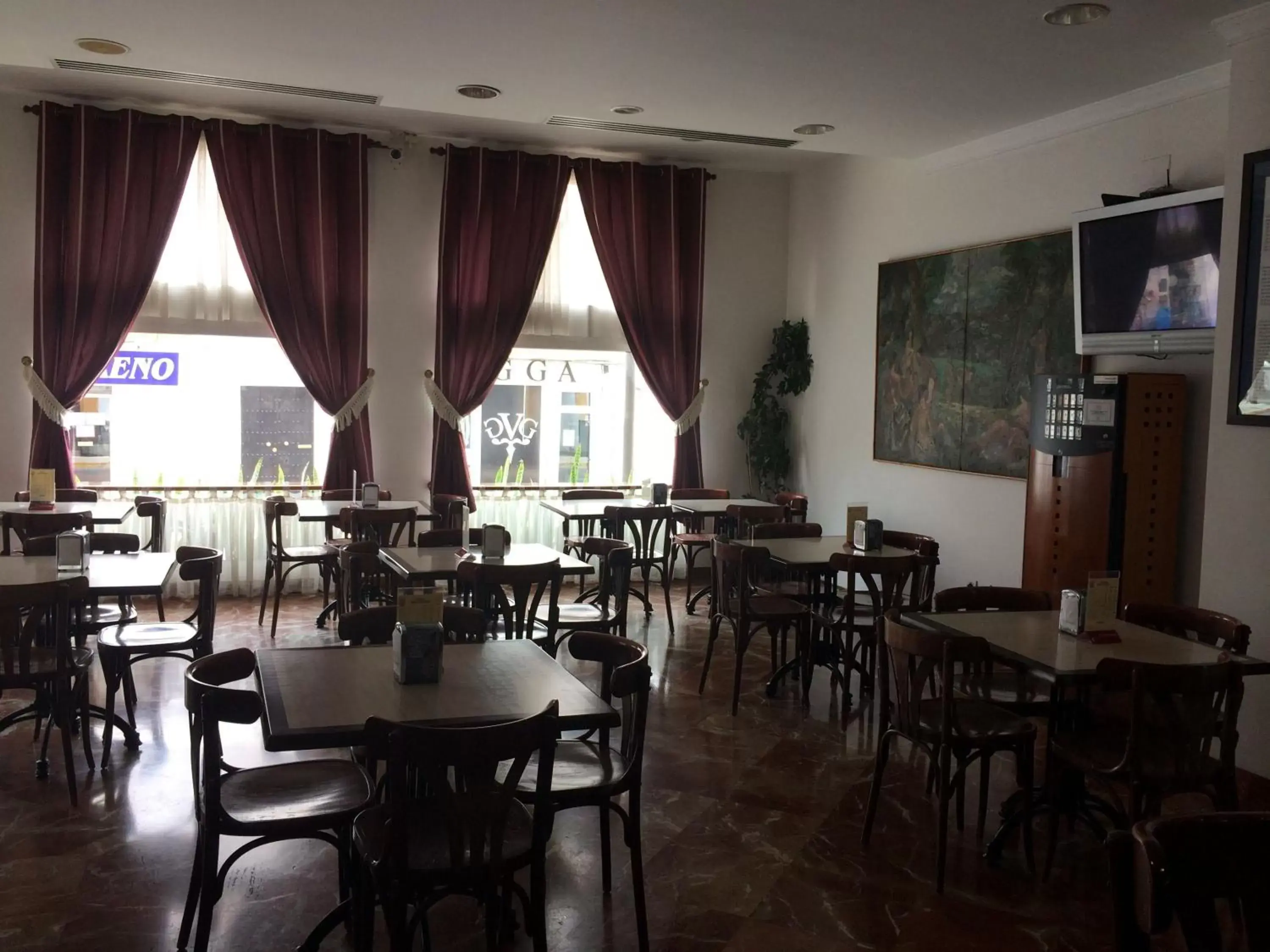 Restaurant/Places to Eat in Hotel Peña de Arcos