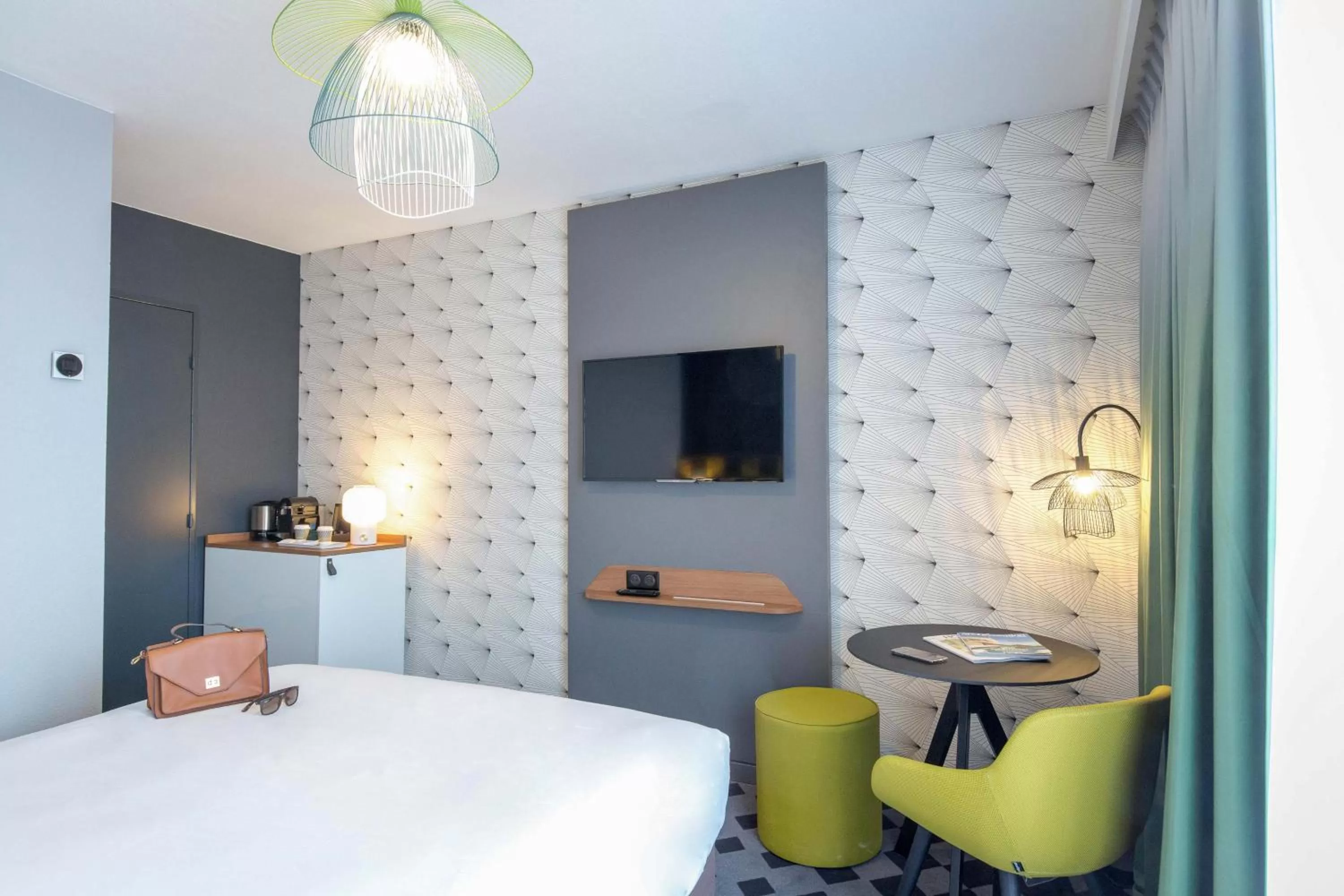 TV and multimedia, Bed in Mercure Hyères Centre Côte d'Azur