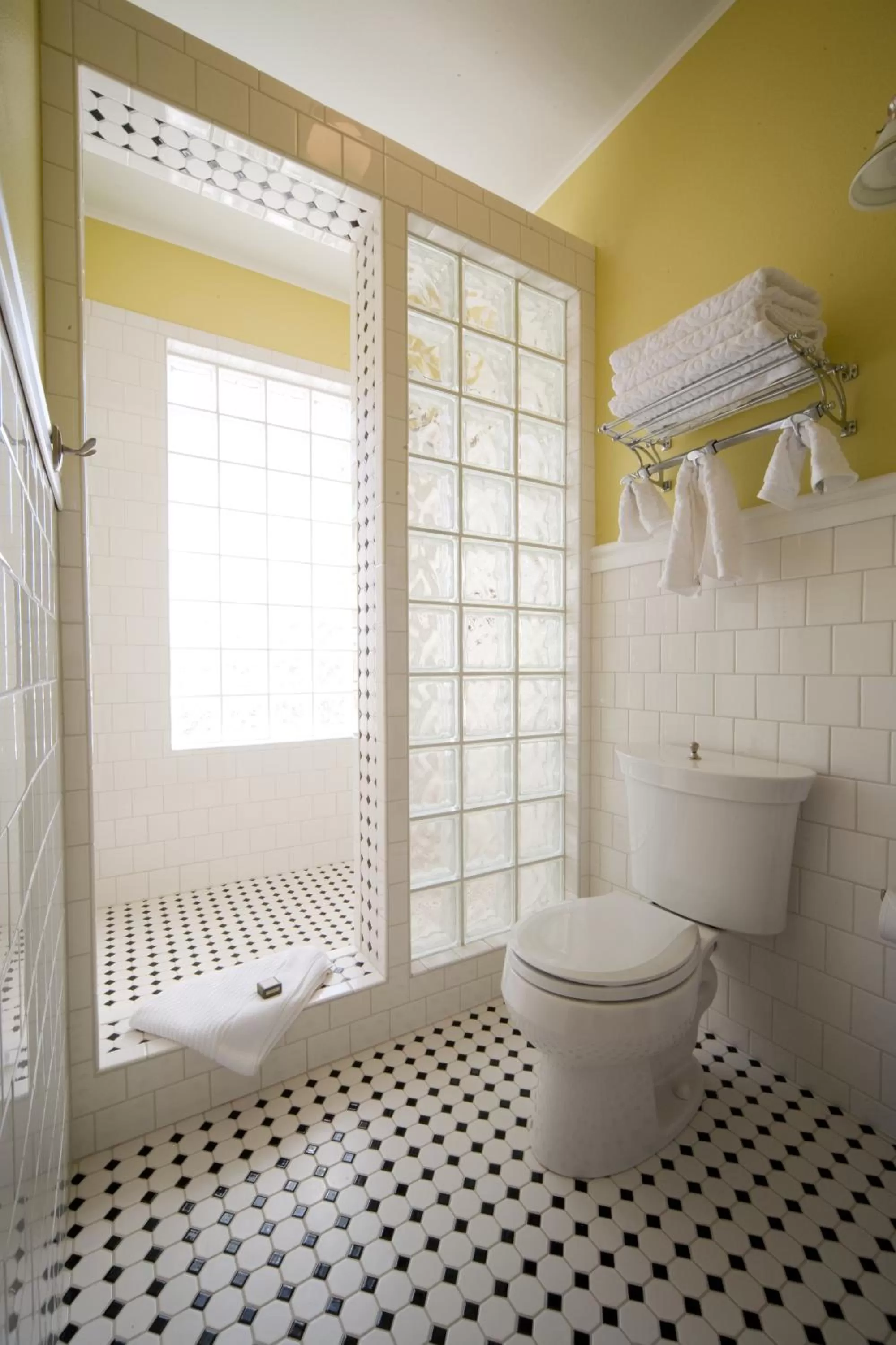 Bathroom in Chamberlin Inn