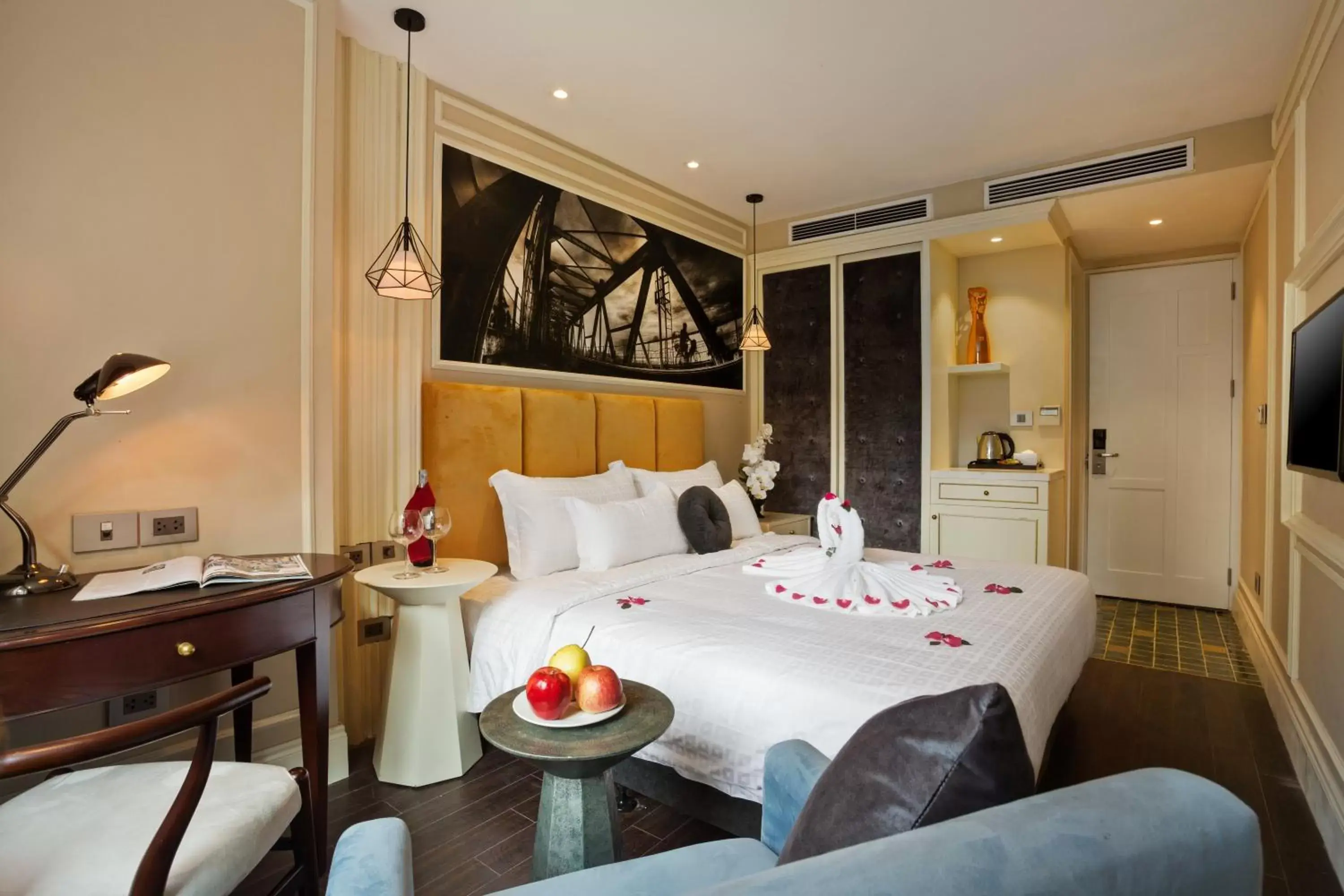 Bedroom, Bed in Hanoi La Storia Hotel