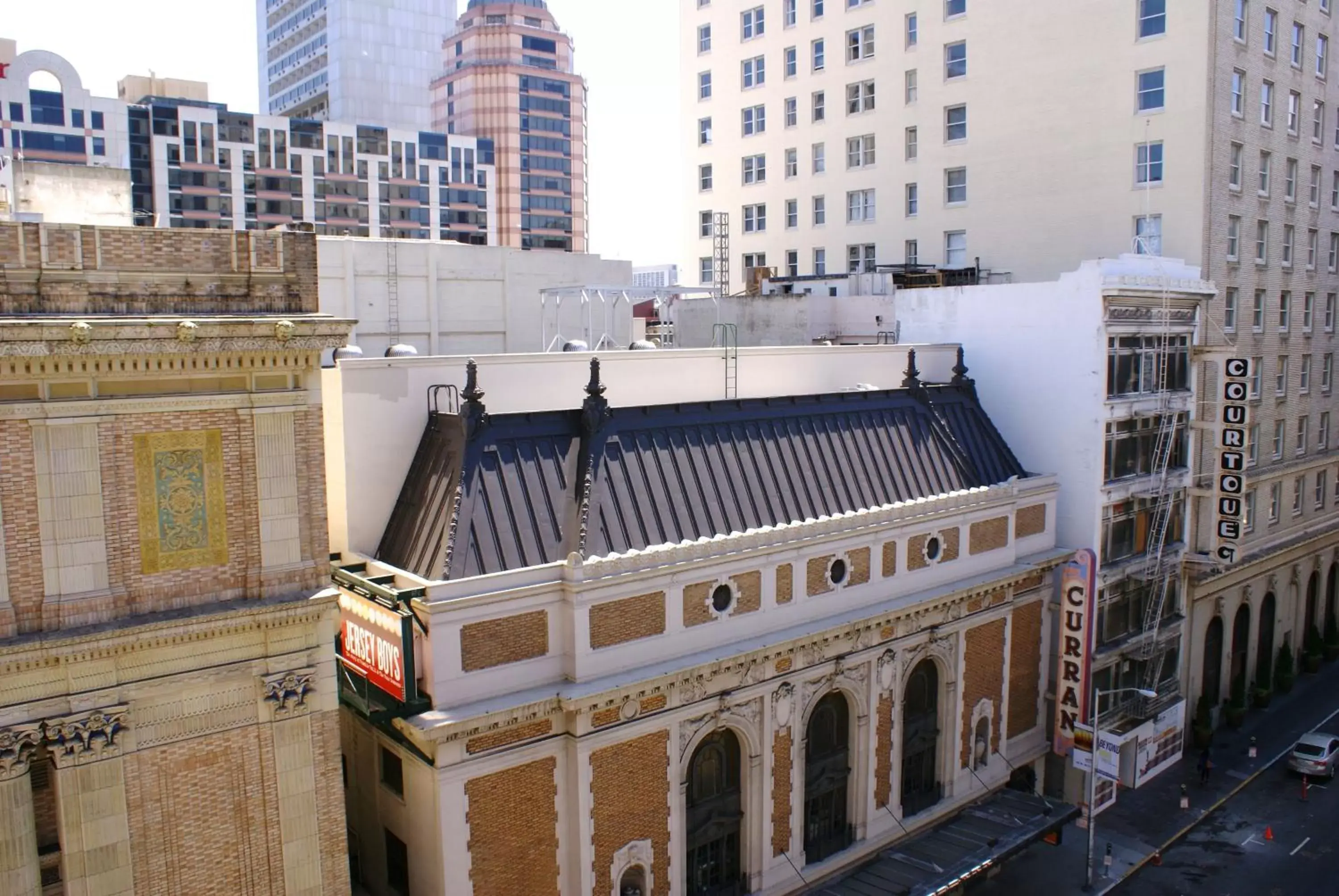 Facade/entrance in Union Square Plaza Hotel