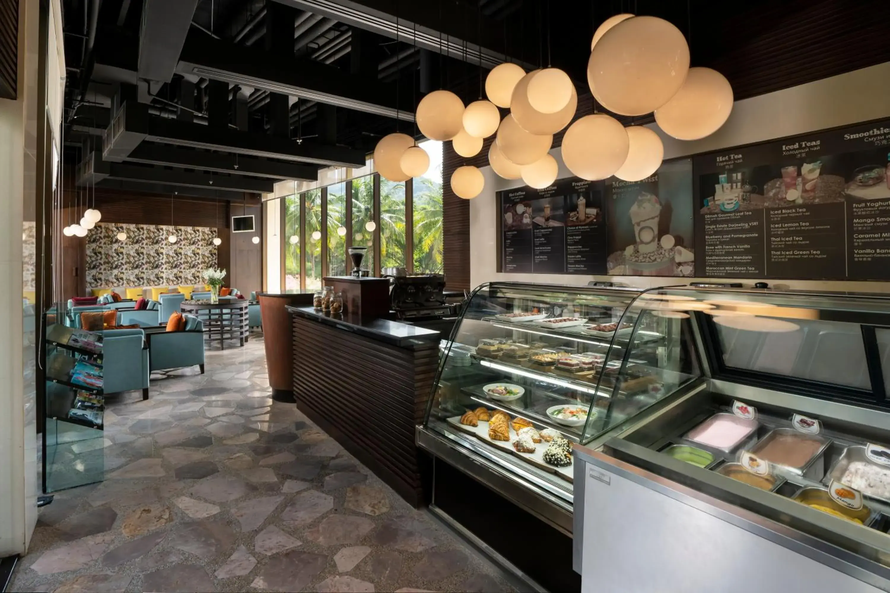 Restaurant/places to eat in Pullman Phuket Karon Beach Resort Restaurant/places to eat in Pullman Phuket Karon Beach Resort