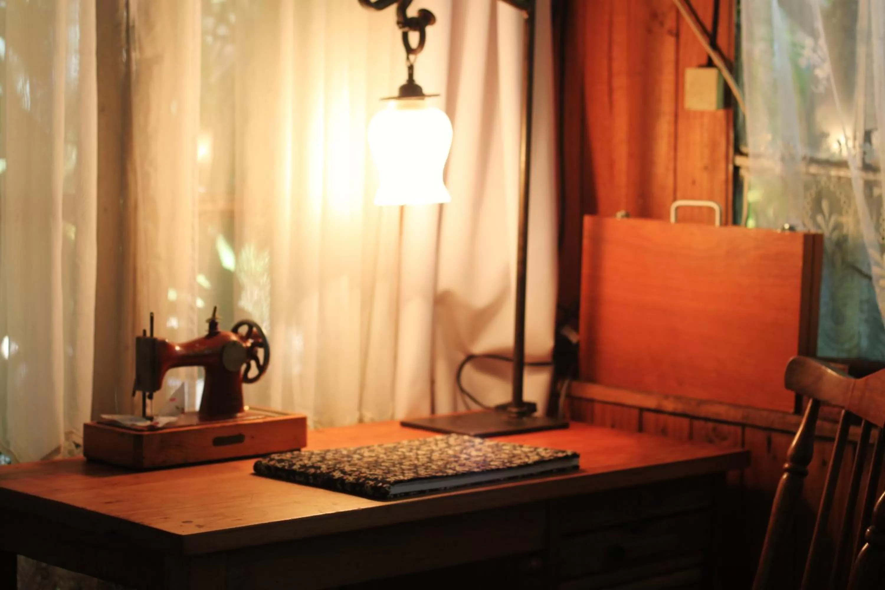 Decorative detail in La Casa de Adobe Natural y Más