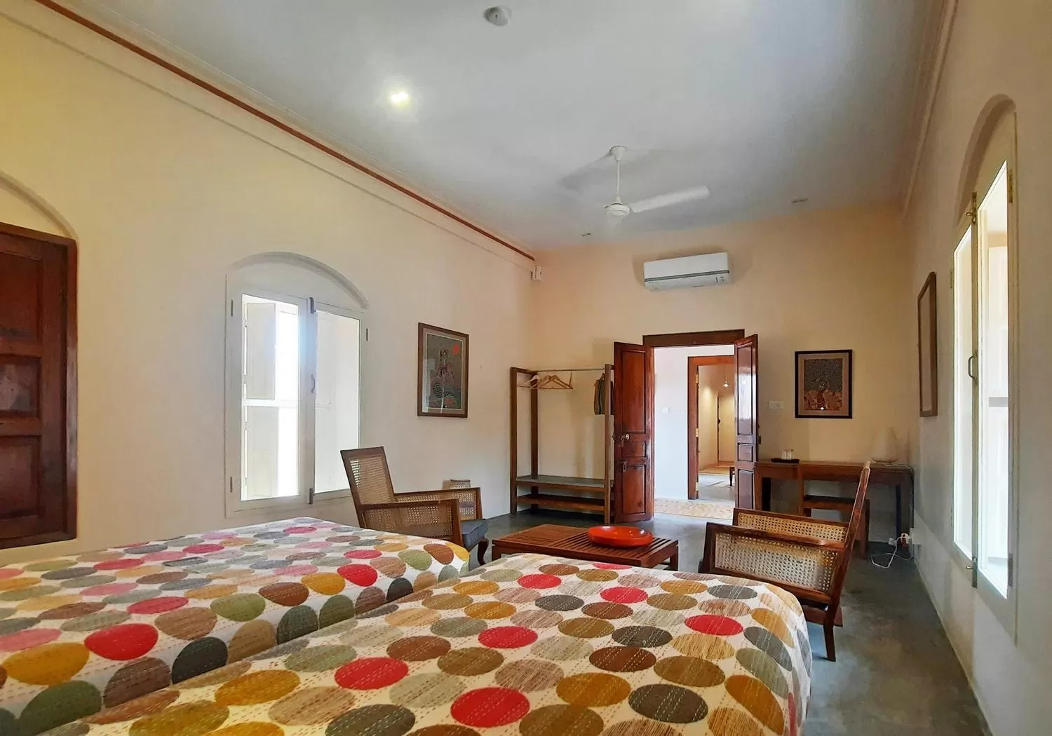 Photo of the whole room, Bed in Saratha Vilas Chettinad