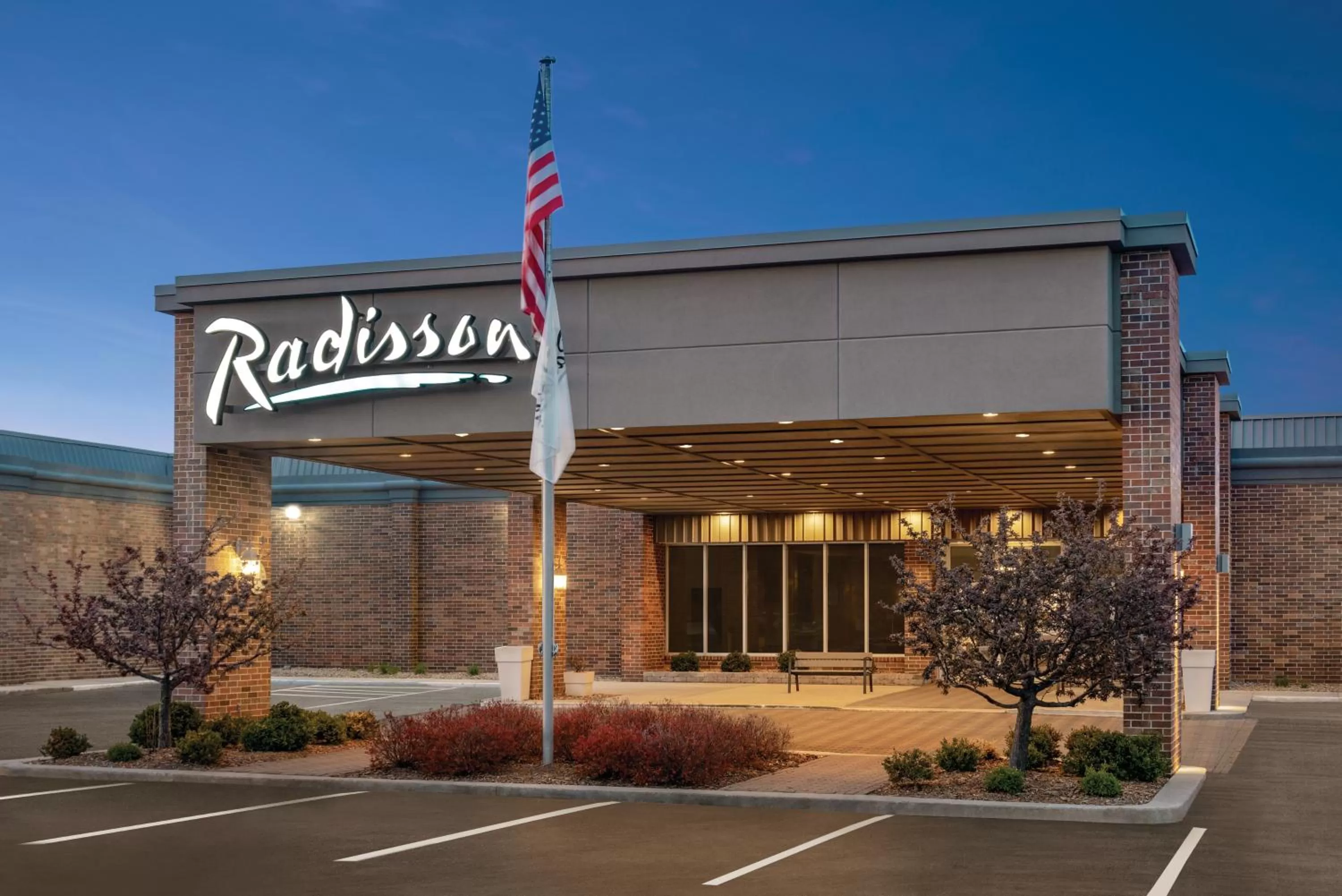 Facade/entrance in Radisson Hotel and Conference Center Fond du Lac