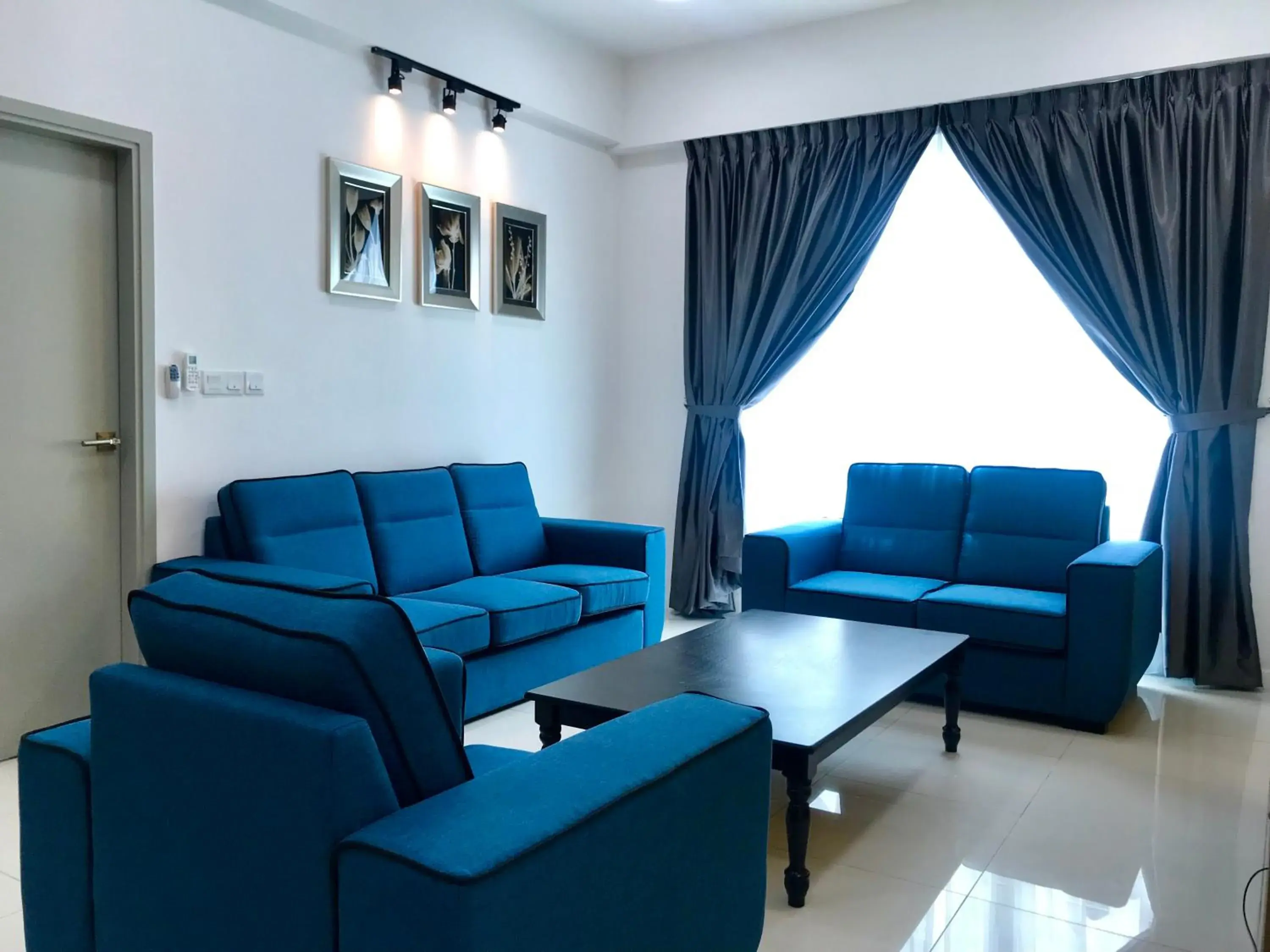 TV and multimedia, Seating Area in Sunset Seaview Vacation Condos @ Infinity Avenue