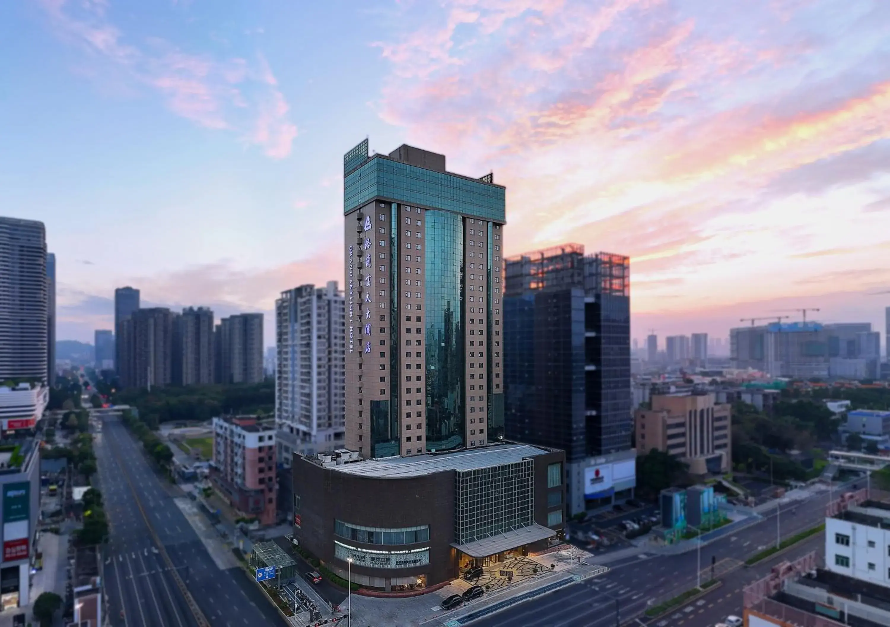 Property building in Wan Yue Grand Skylight Hotel Property building in Wan Yue Grand Skylight Hotel