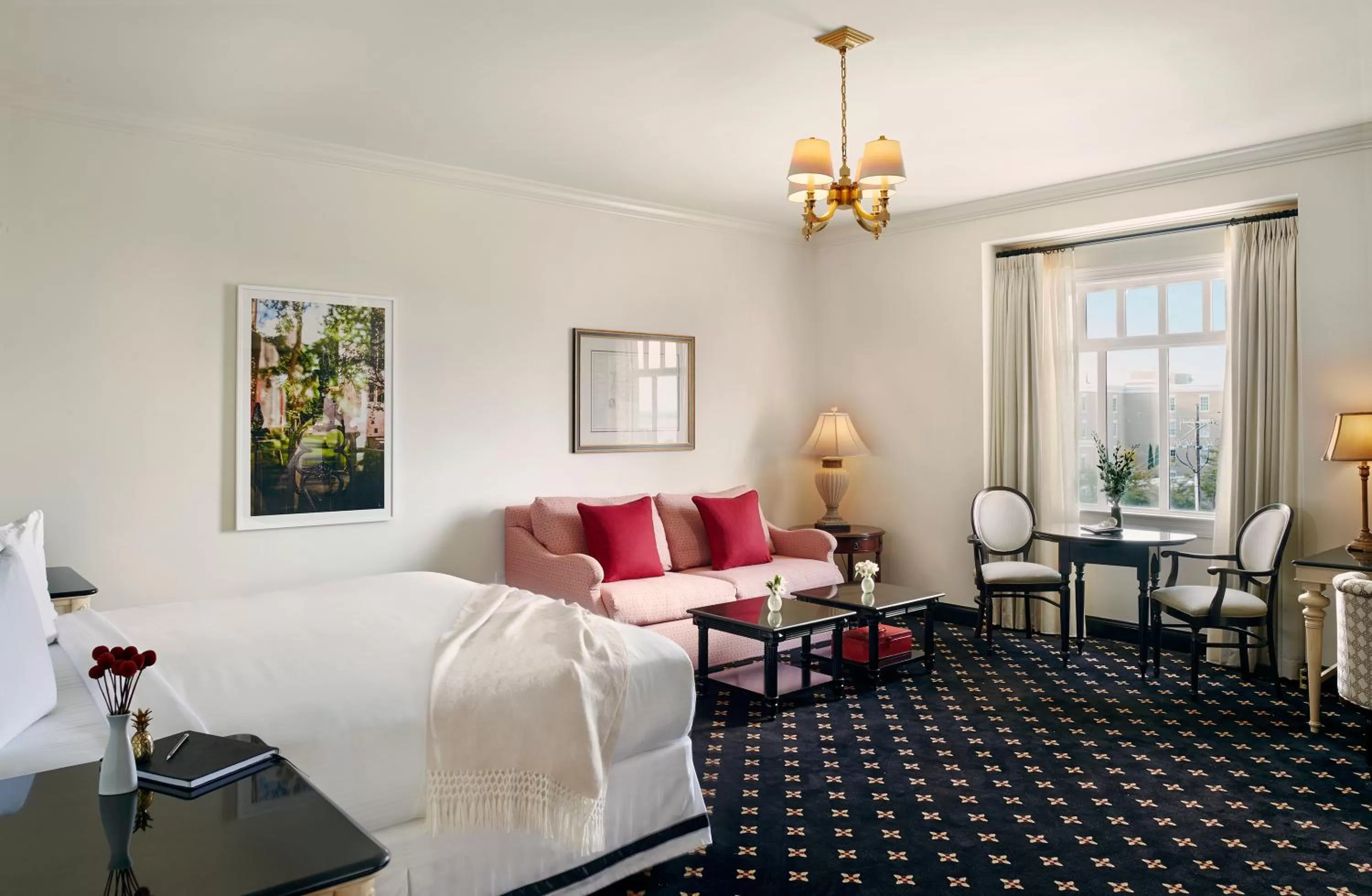 Photo of the whole room in French Quarter Inn