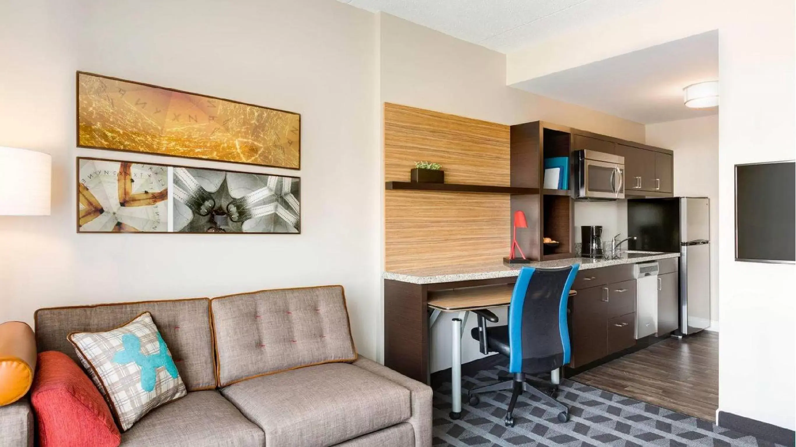 Seating Area in TownePlace Suites by Marriott Portland Beaverton