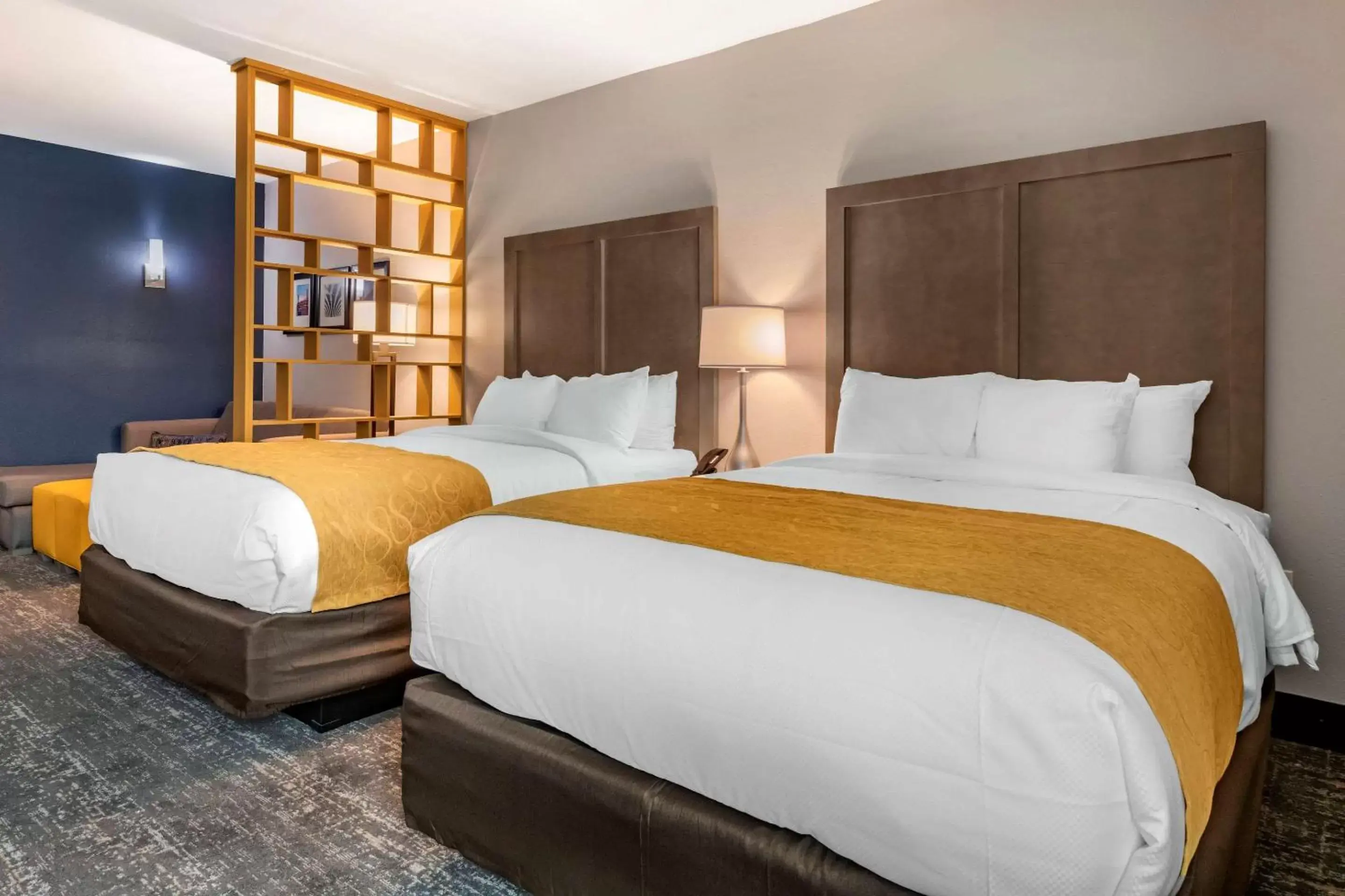 Bed in Comfort Inn & Suites Jacksonville - Orange Park