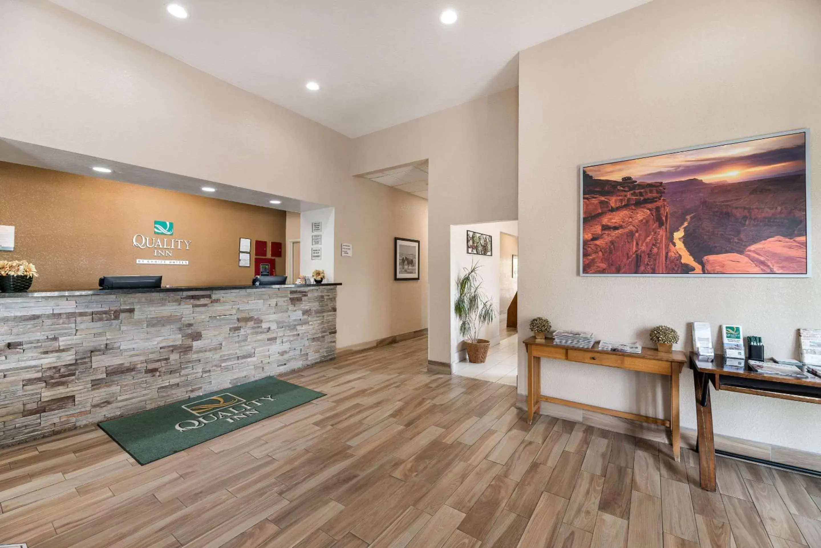 Lobby or reception in Quality Inn Williams Near Grand Canyon Lobby or reception in Quality Inn Williams Near Grand Canyon