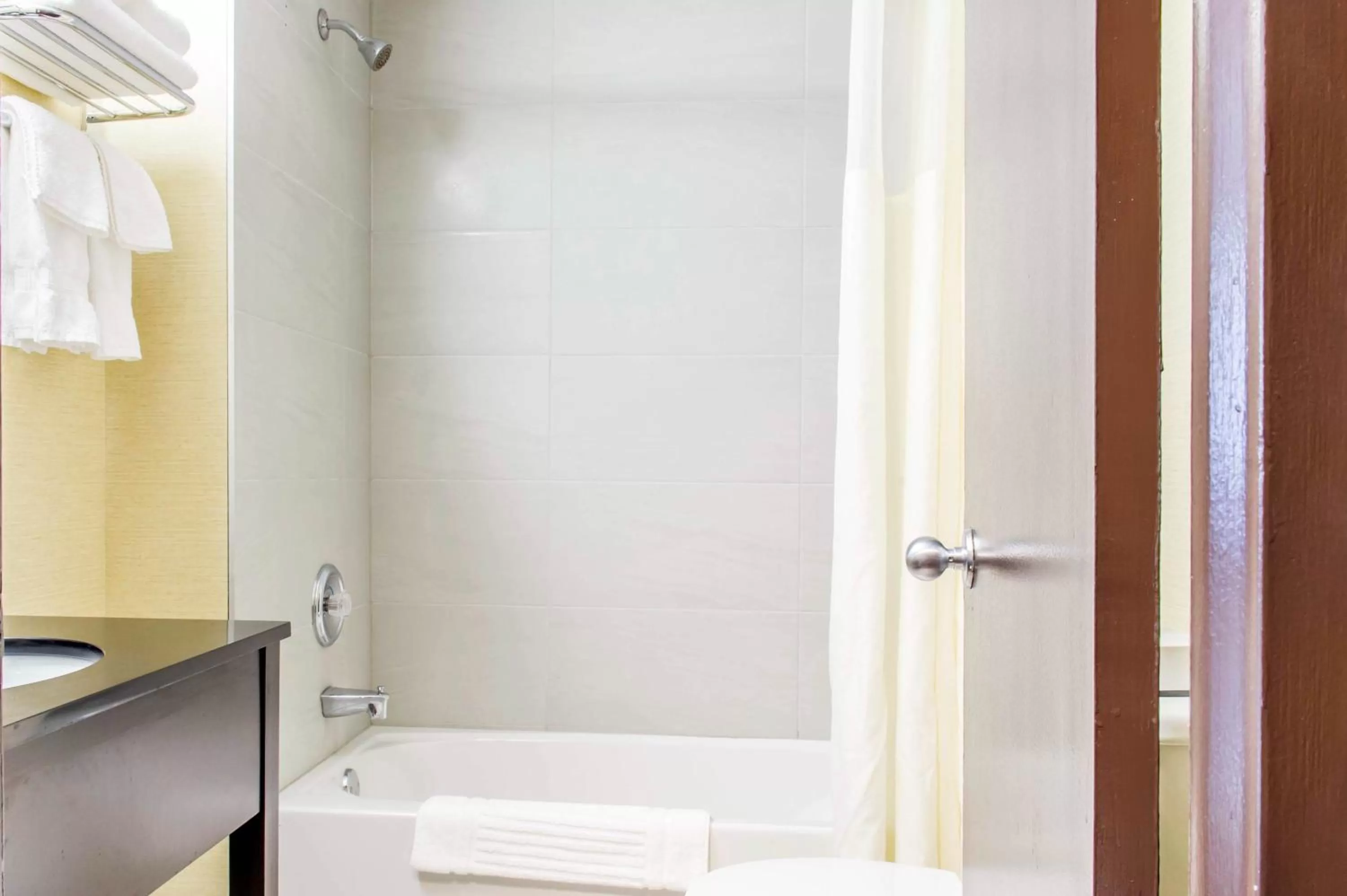 Quality Hotel Dorval Aeroport