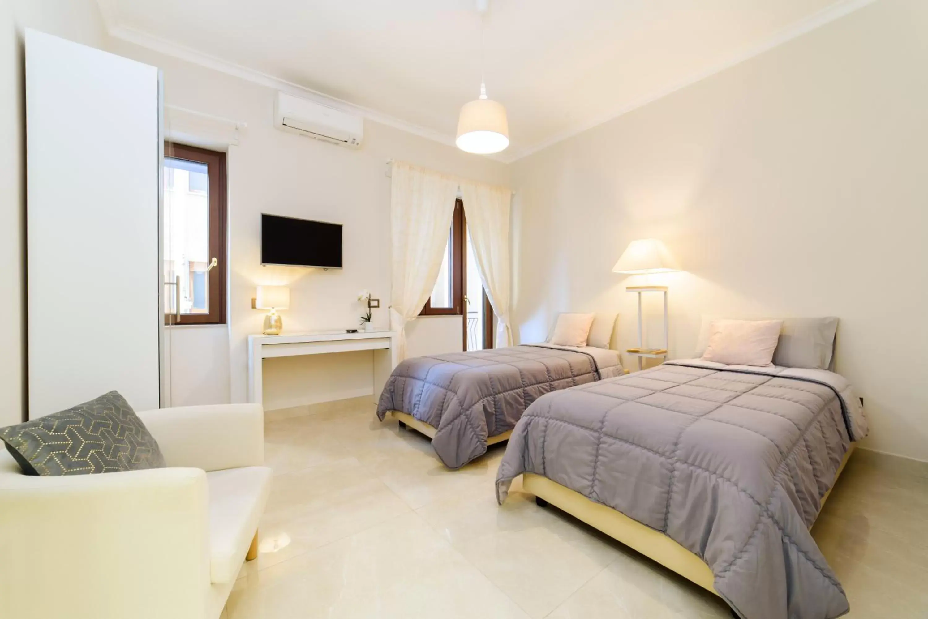 Bedroom in HomeAway Salerno