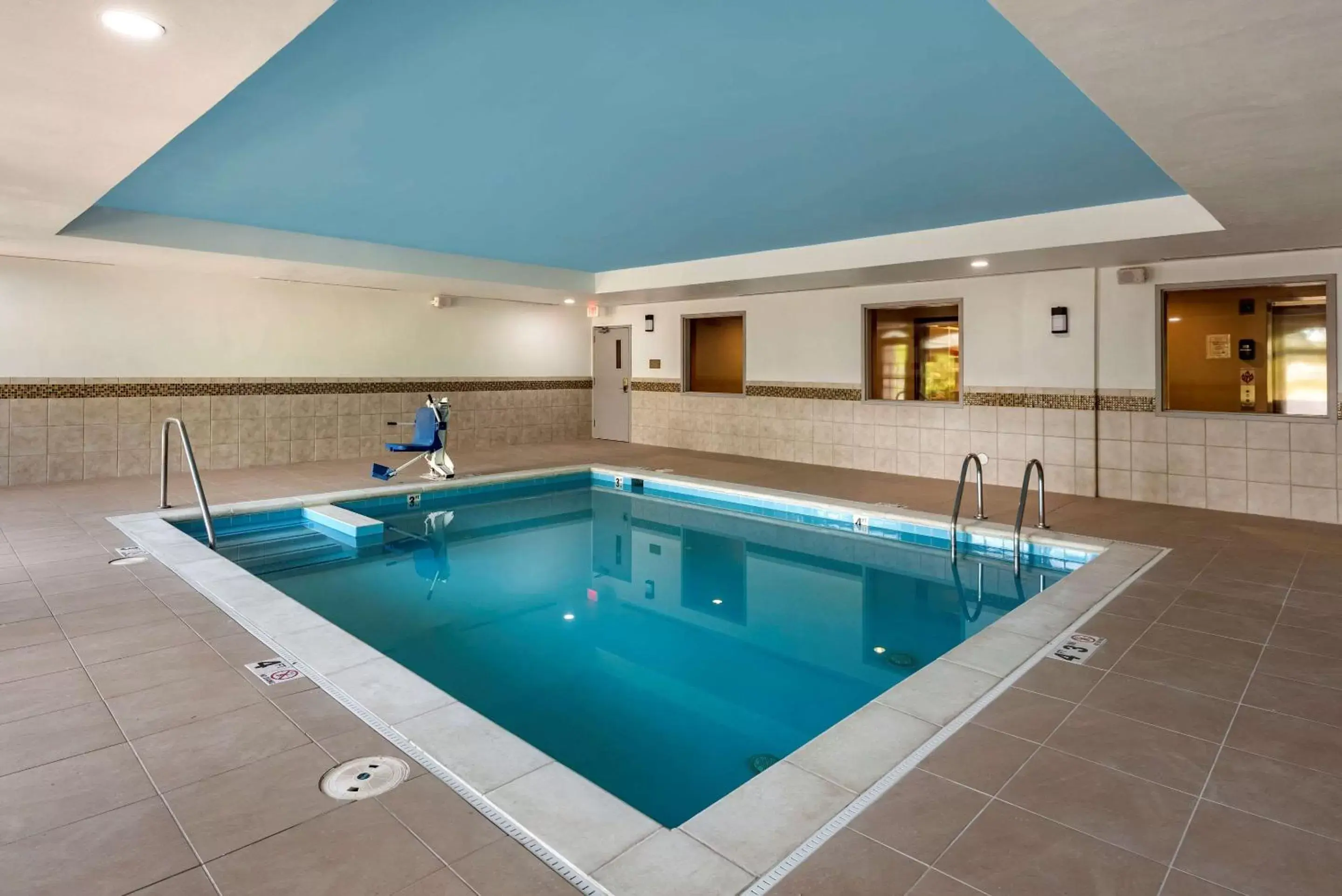 On site, Swimming Pool in Comfort Inn & Suites Virginia Beach-Norfolk Airport