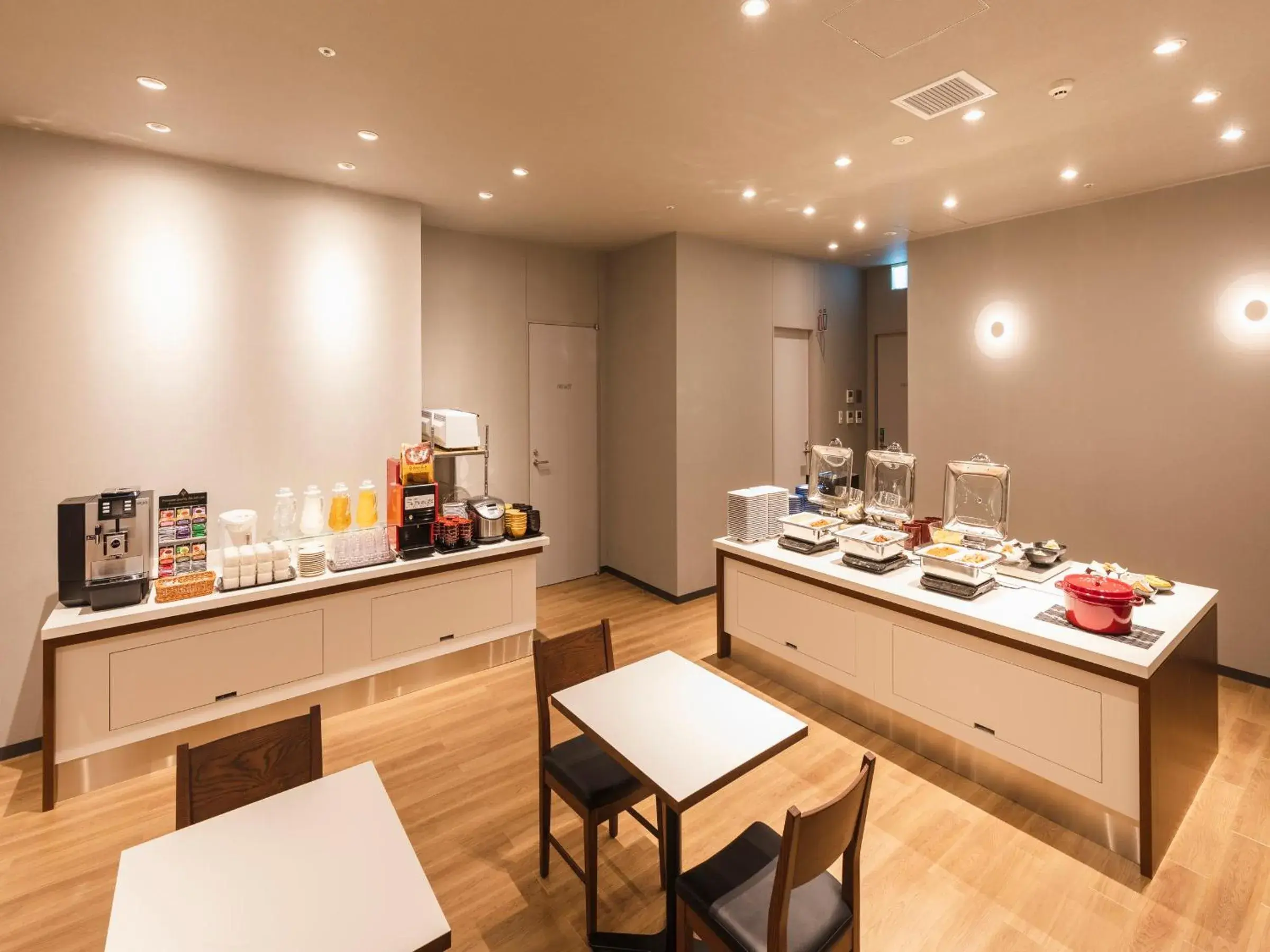 Lounge or bar, Restaurant/Places to Eat in Sotetsu Fresa Inn Daimon - Open from 26 January 2022