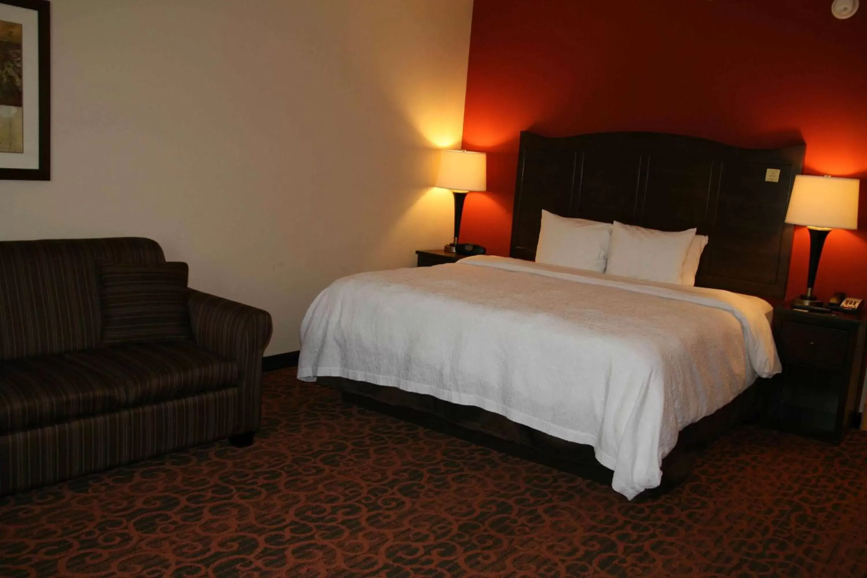 Bed in Hampton Inn Union City