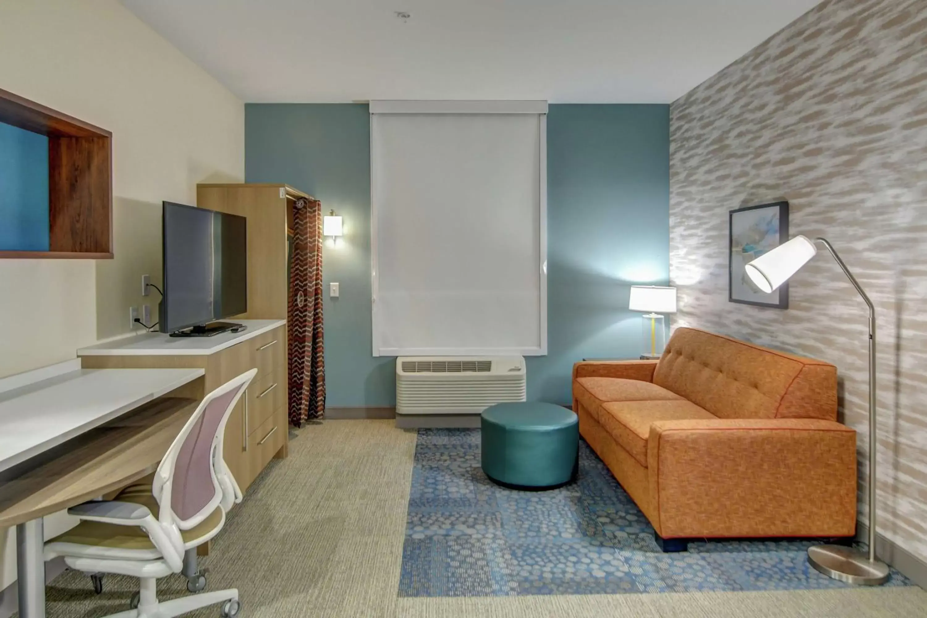 Bedroom, Seating Area in Home2 Suites By Hilton Foley