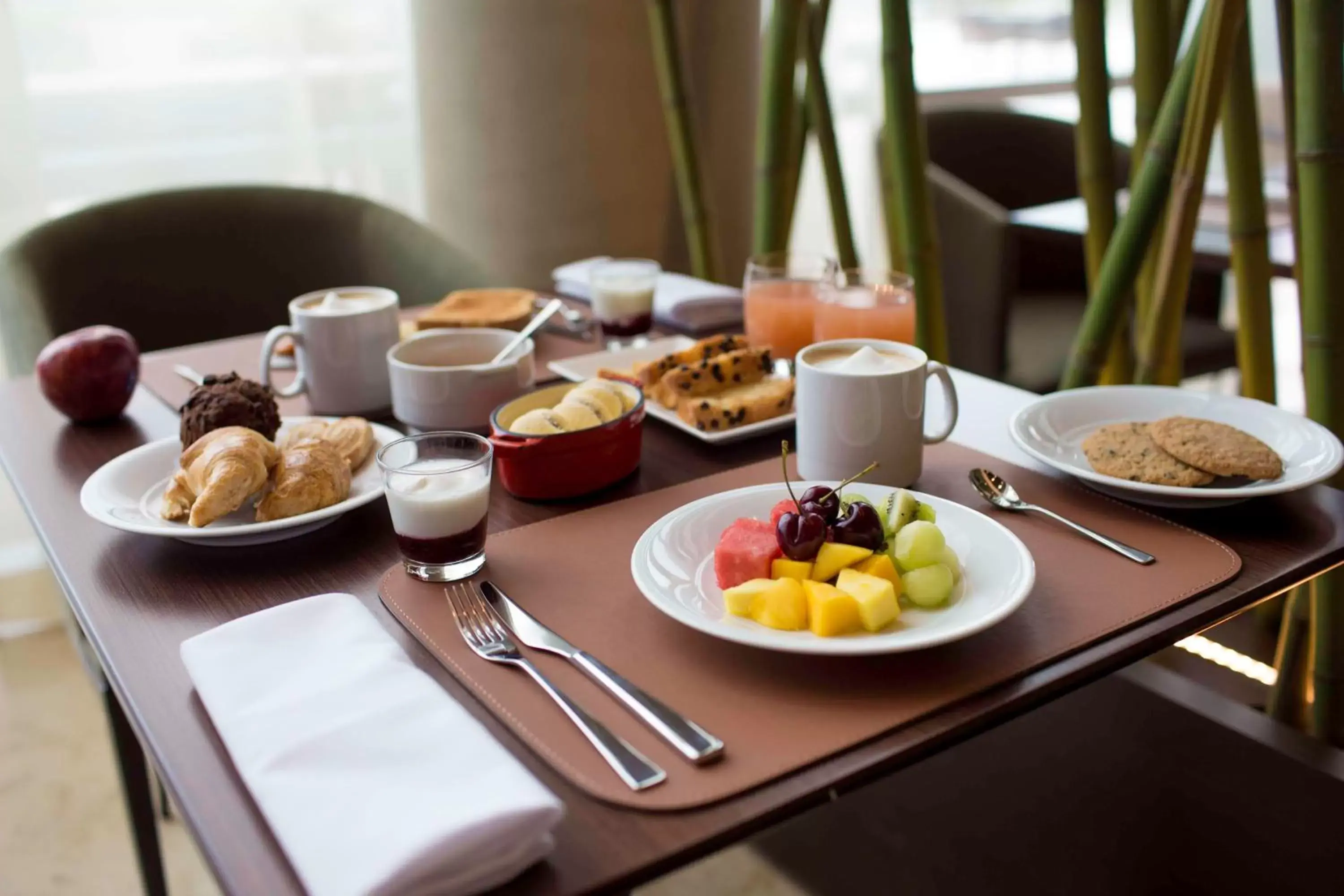 Breakfast in Hilton Pilar Breakfast in Hilton Pilar