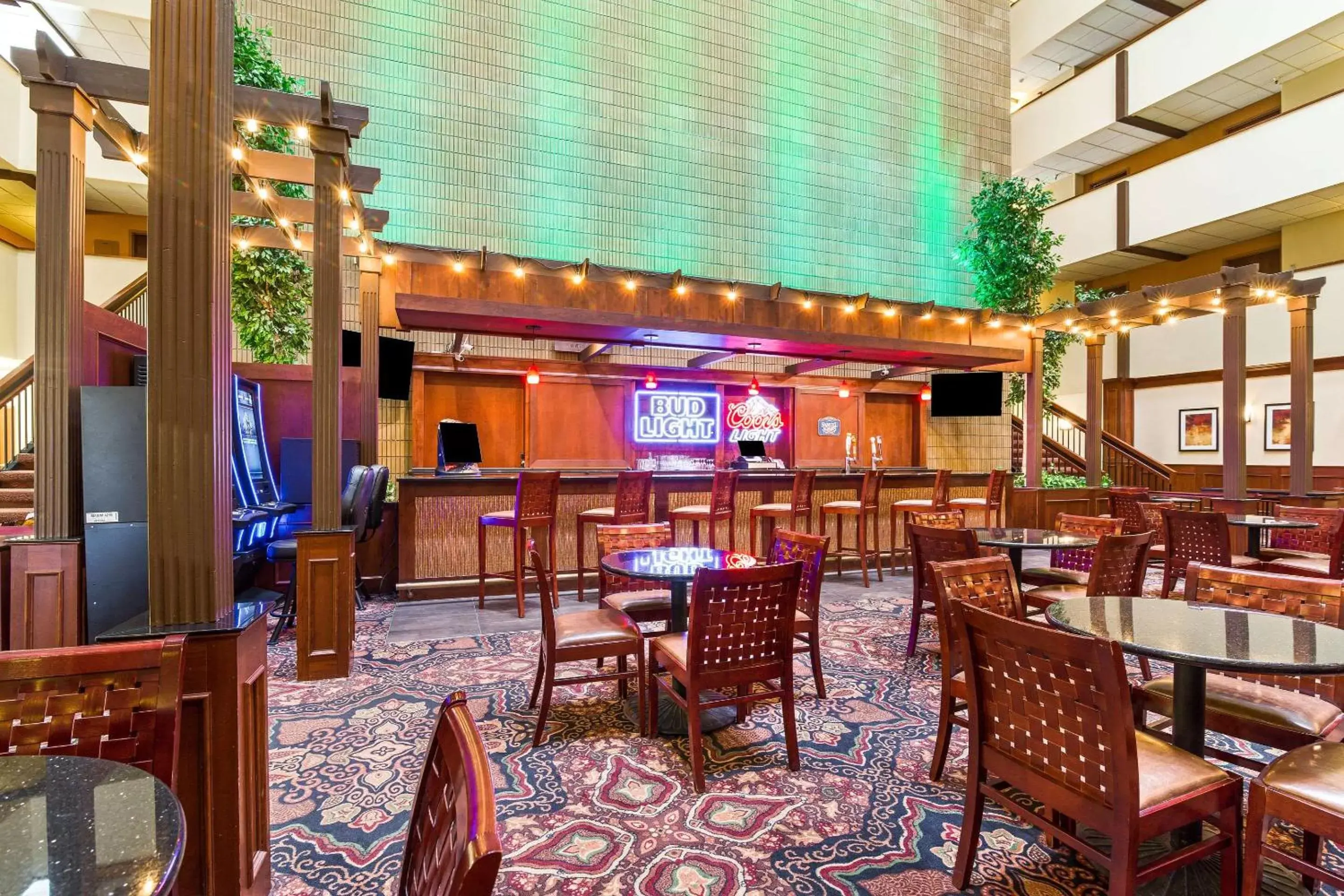 Restaurant/places to eat in Clarion Hotel Convention Center Restaurant/places to eat in Clarion Hotel Convention Center