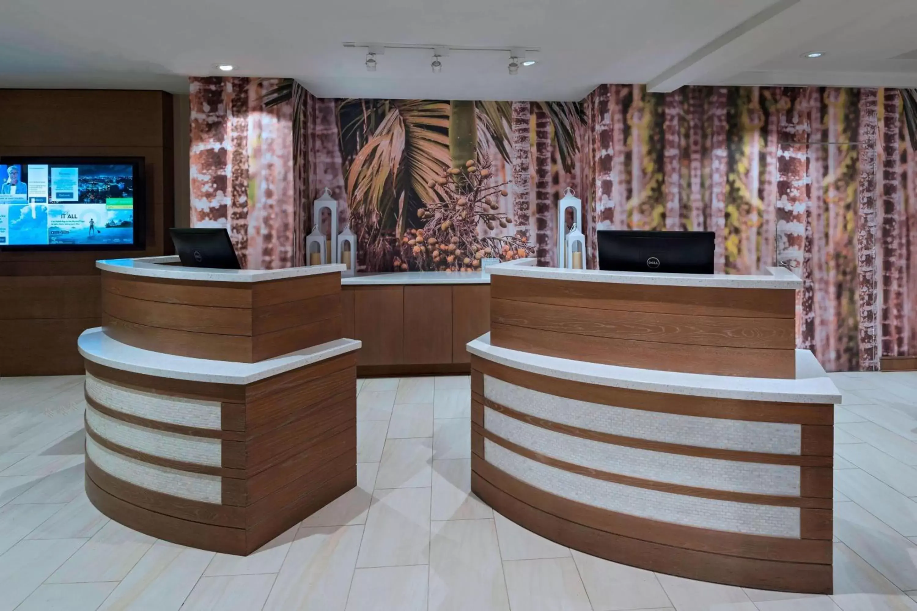 Lobby or reception, Lobby/Reception in Courtyard by Marriott Nassau Downtown/Junkanoo Beach