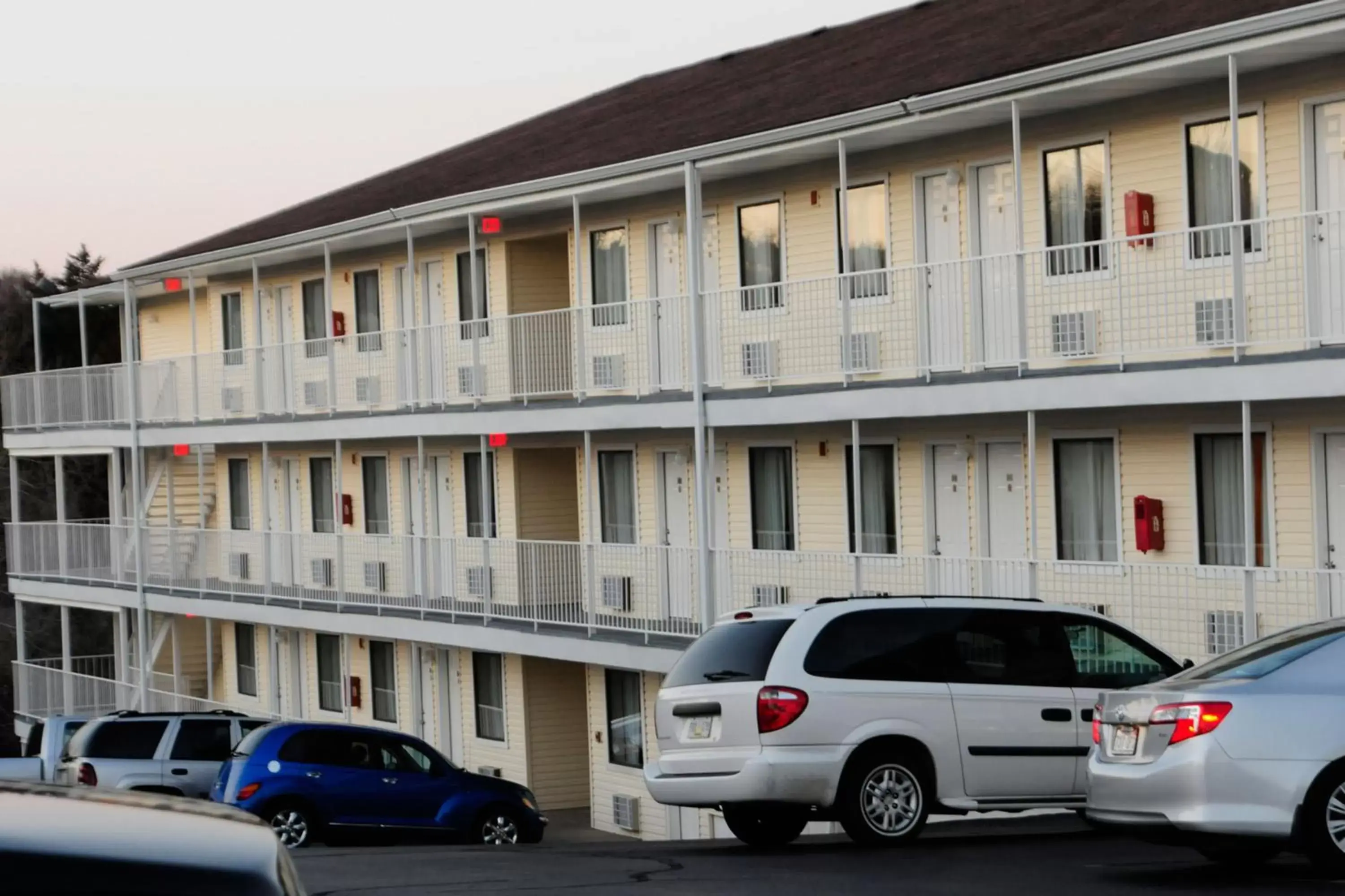 Facade/entrance, Property Building in Whispering Hills Inn