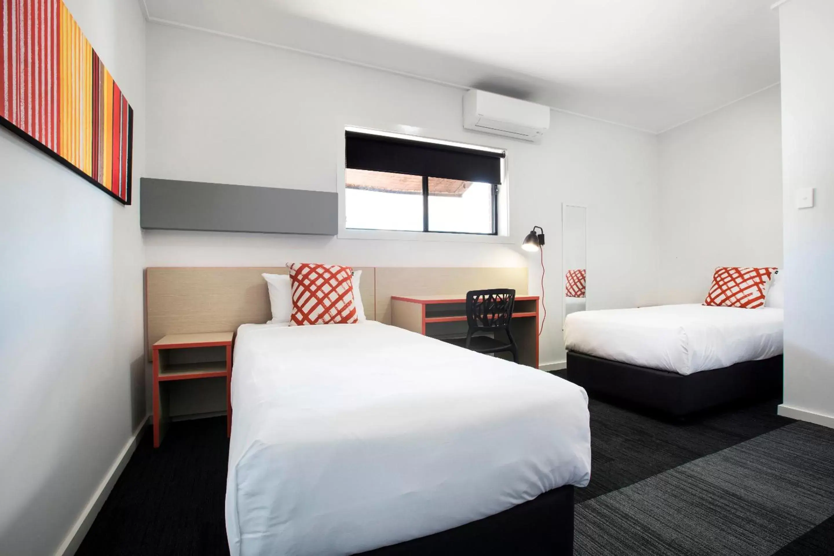 Bedroom, Bed in Villawood Hotel