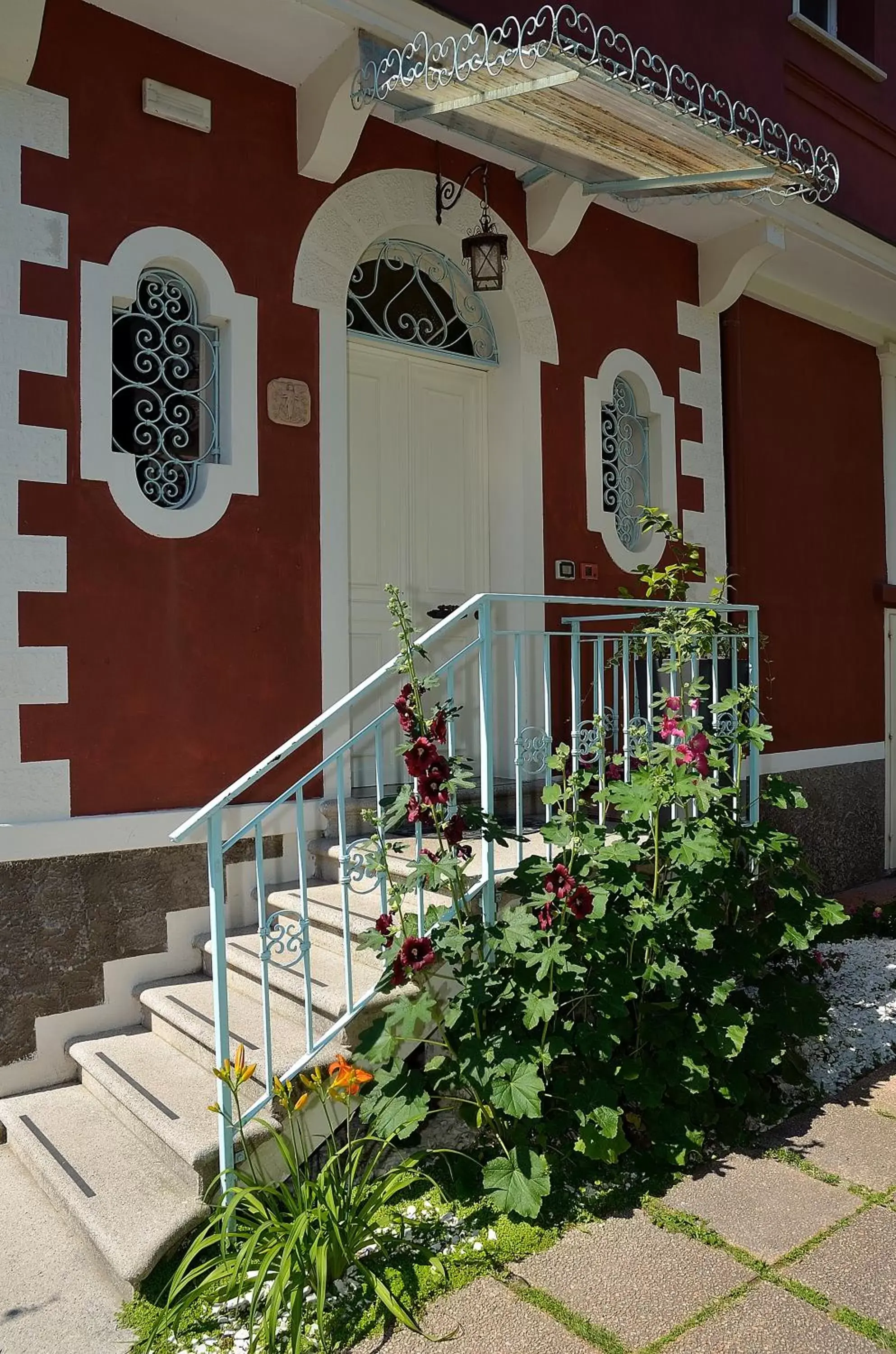 Facade/entrance in Villa Angelica