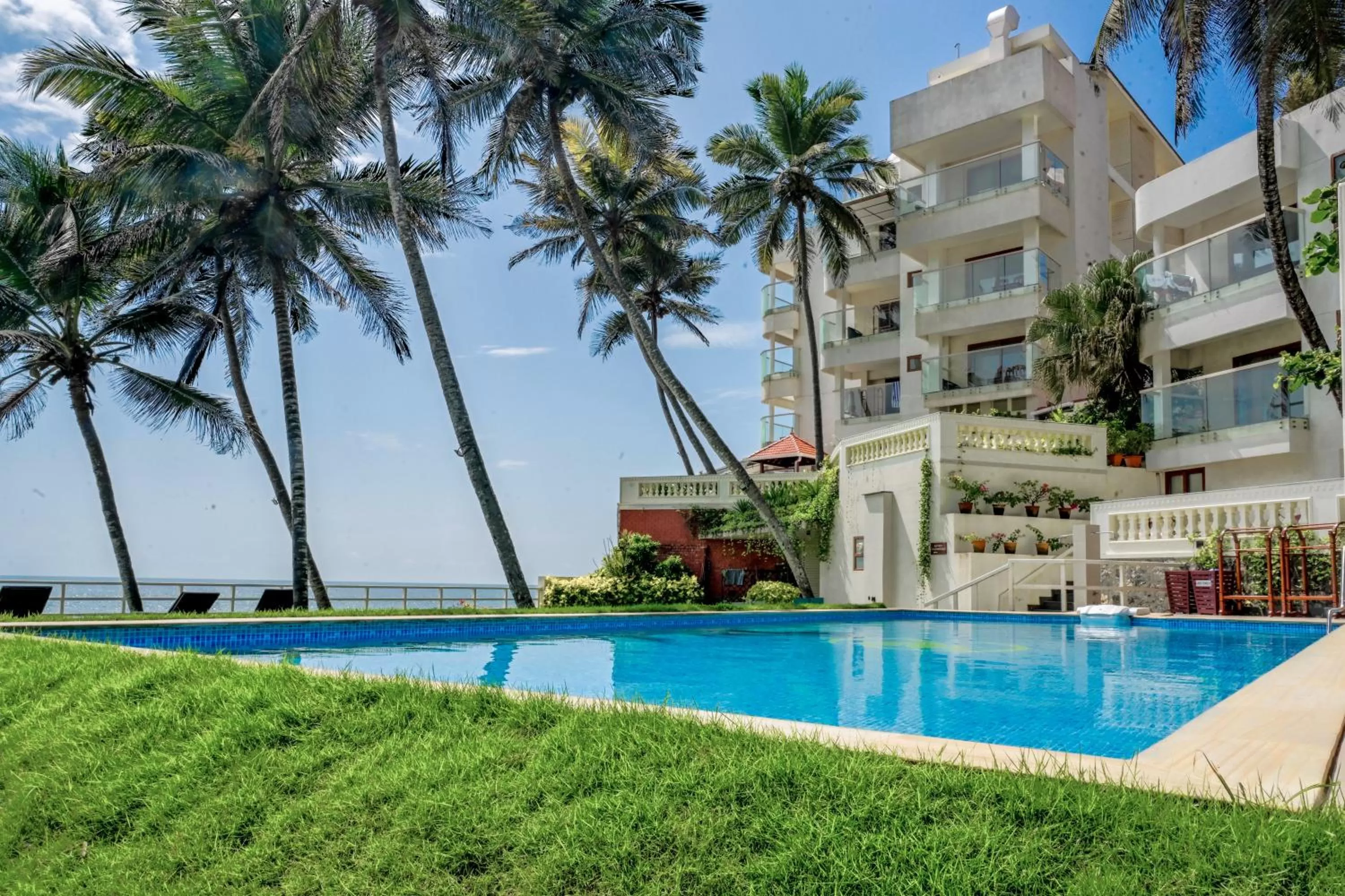 Swimming pool in Rockholm at the Light House Beach