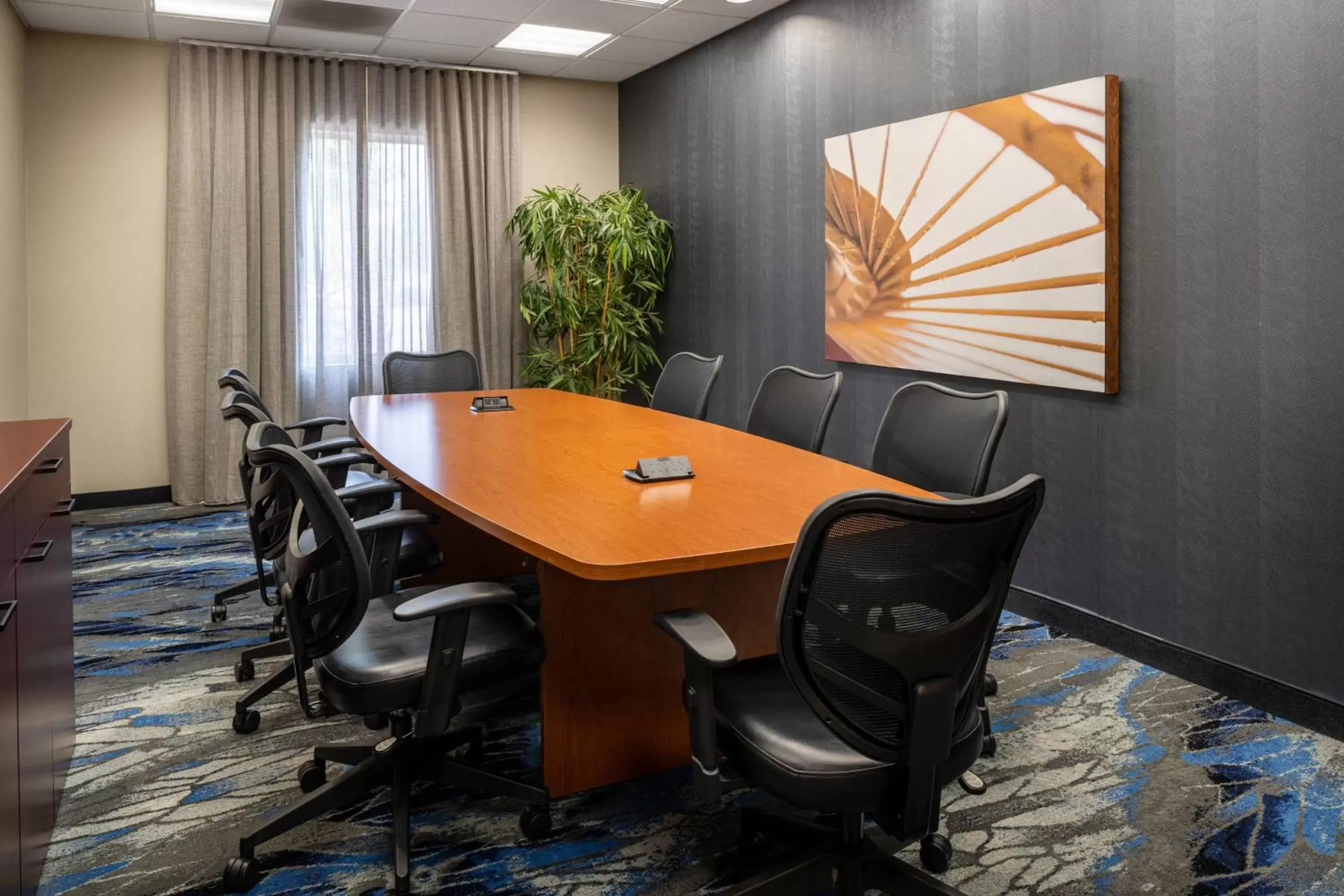 Meeting/conference room in Fairfield Inn & Suites by Marriott Visalia Tulare