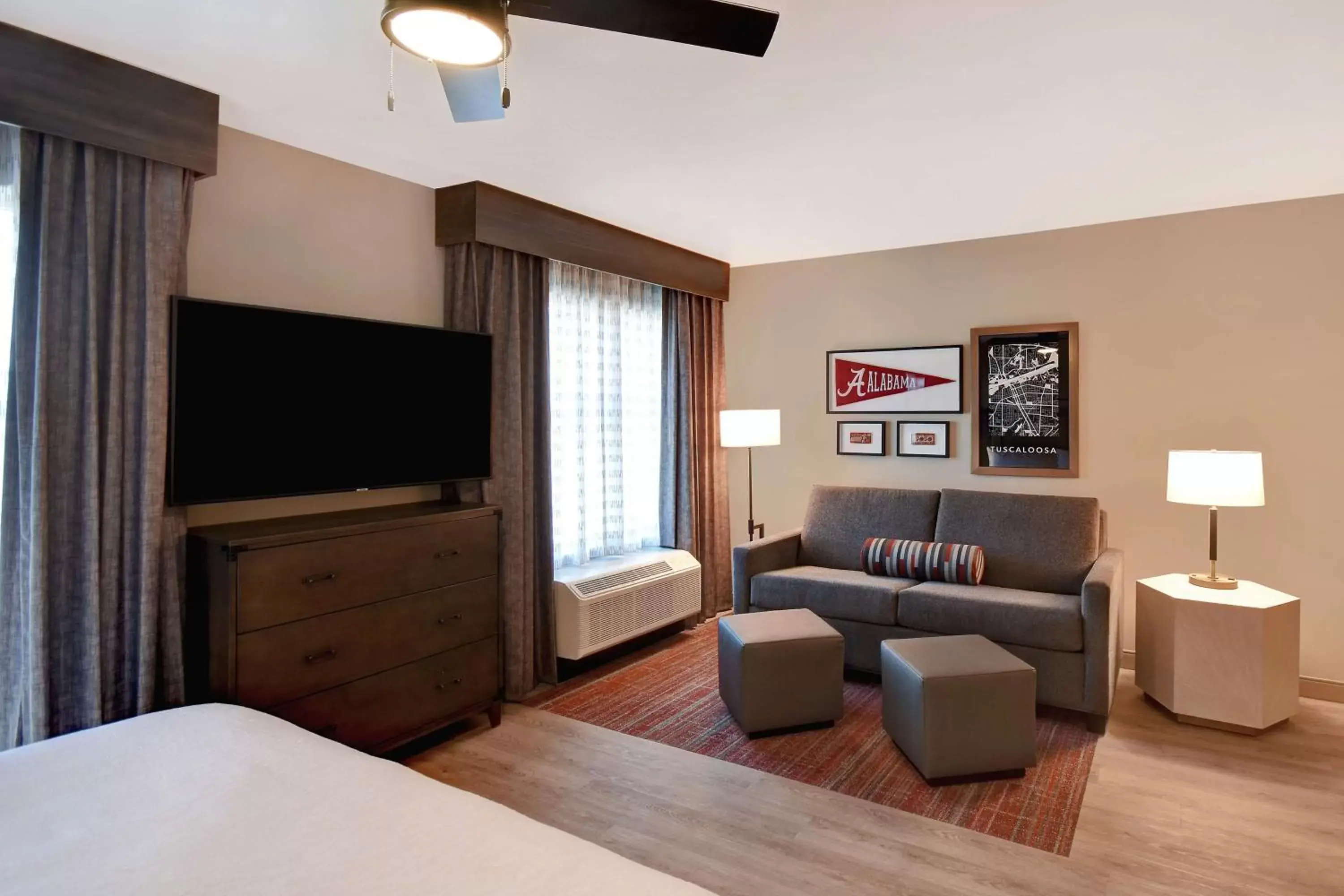 Living room, TV/Entertainment Center in Homewood Suites by Hilton Tuscaloosa Downtown, AL