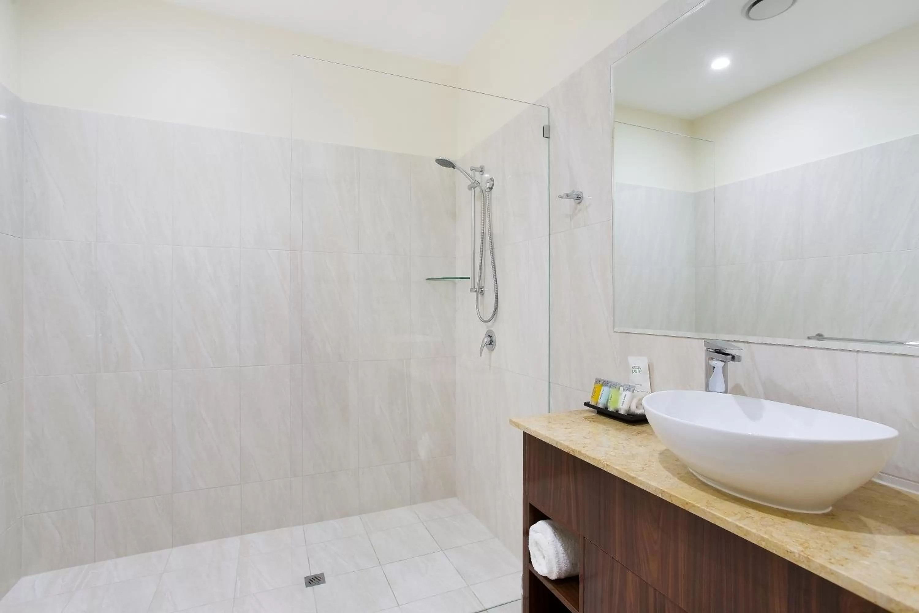 Bathroom in Quality Hotel Regent Rockhampton