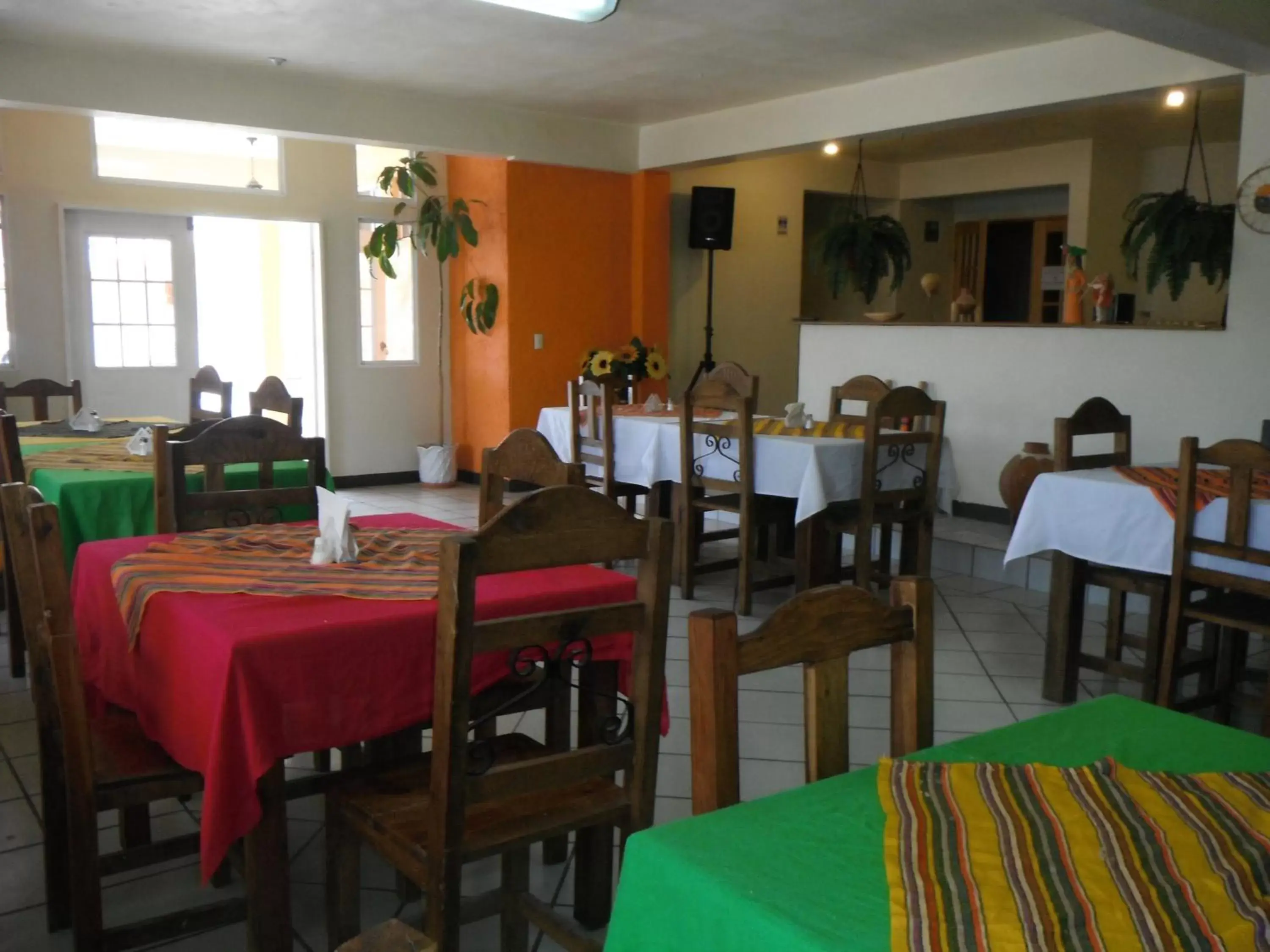 Restaurant/Places to Eat in Villa Santa Cruz Creel