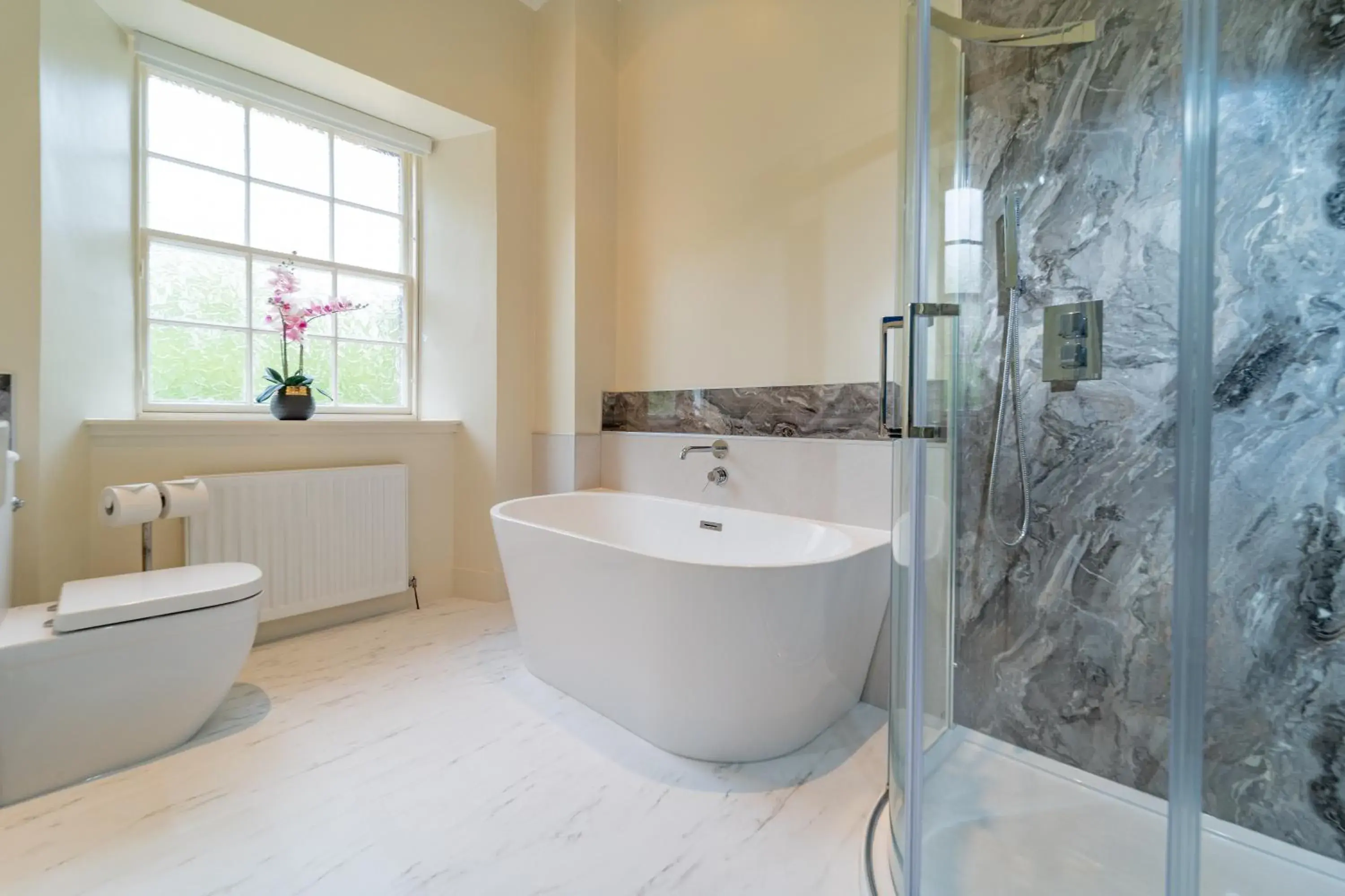 Bathroom in Bankton House Hotel