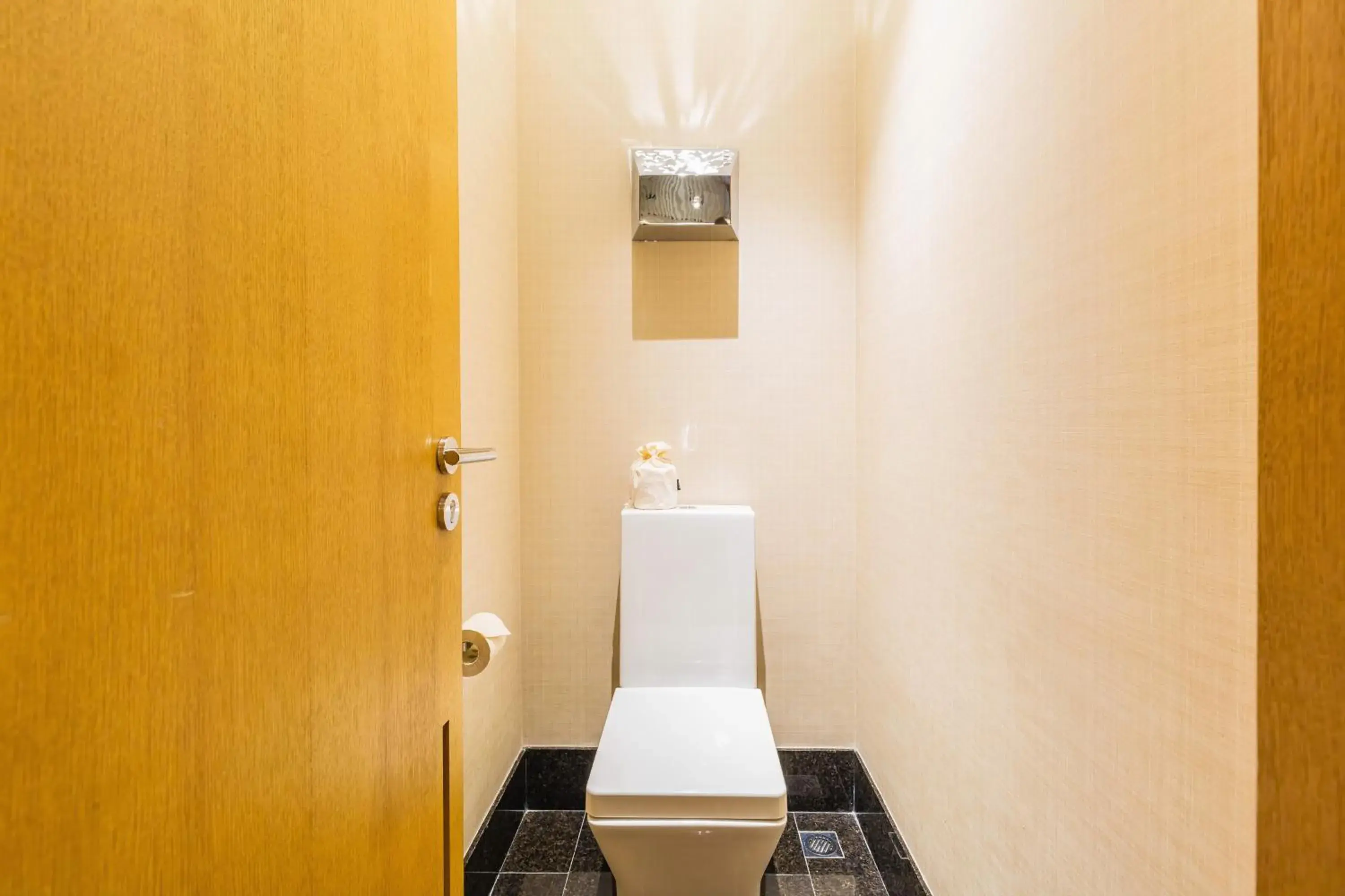 Toilet, Bathroom in Hotel Kapok Shenzhen Bay