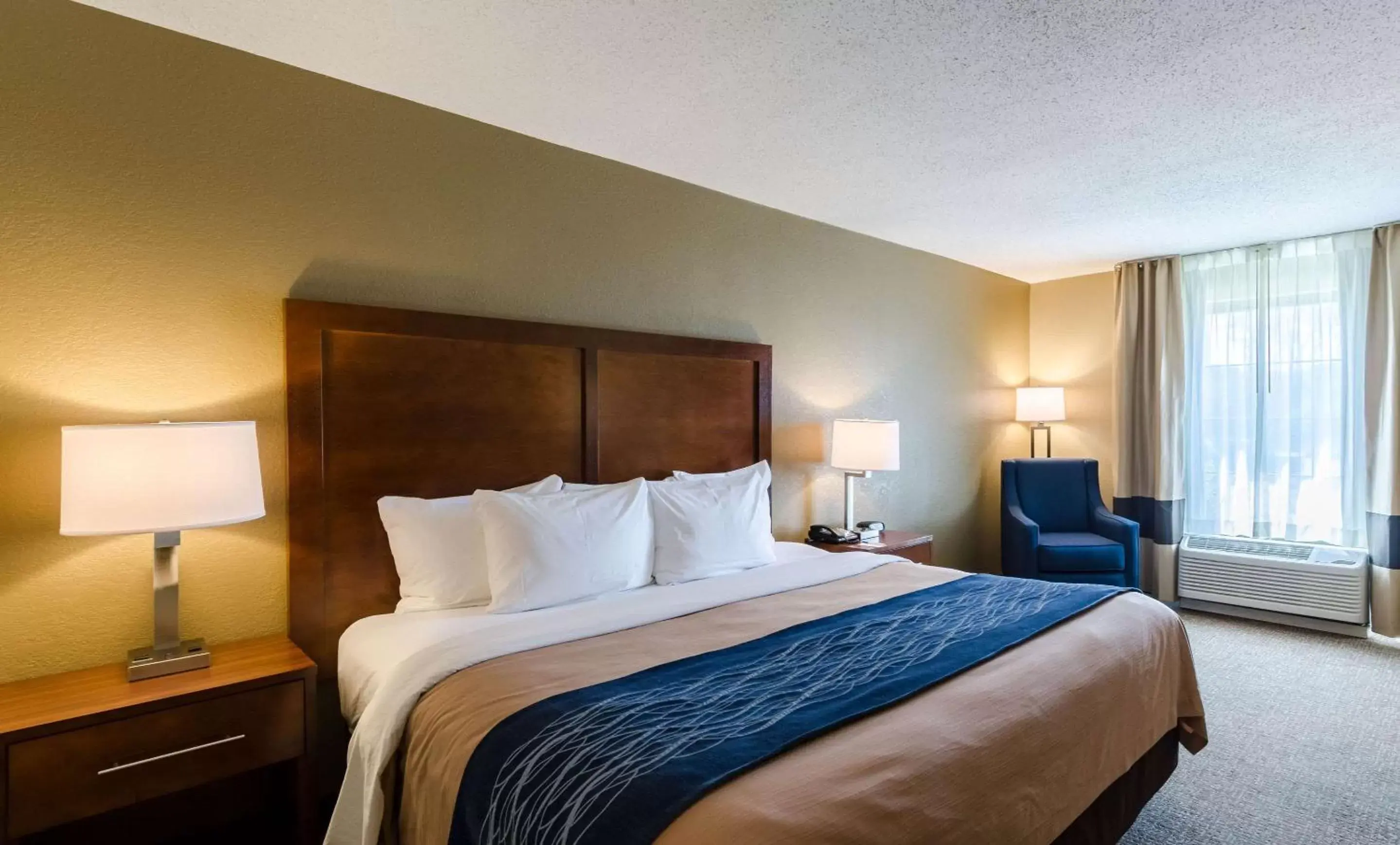 Photo of the whole room, Bed in Comfort Inn Randolph-Boston