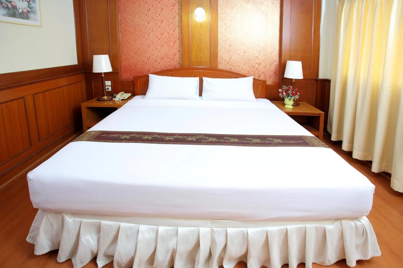 Bed in PJ Watergate Hotel